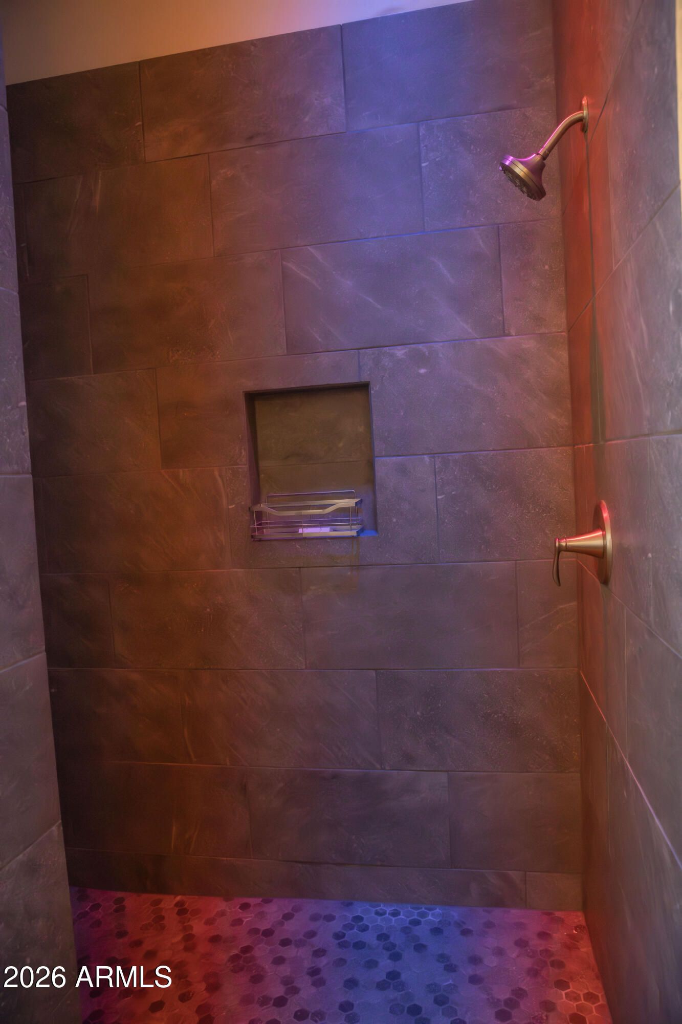 REFLECTIONS VALIENTE - Residential