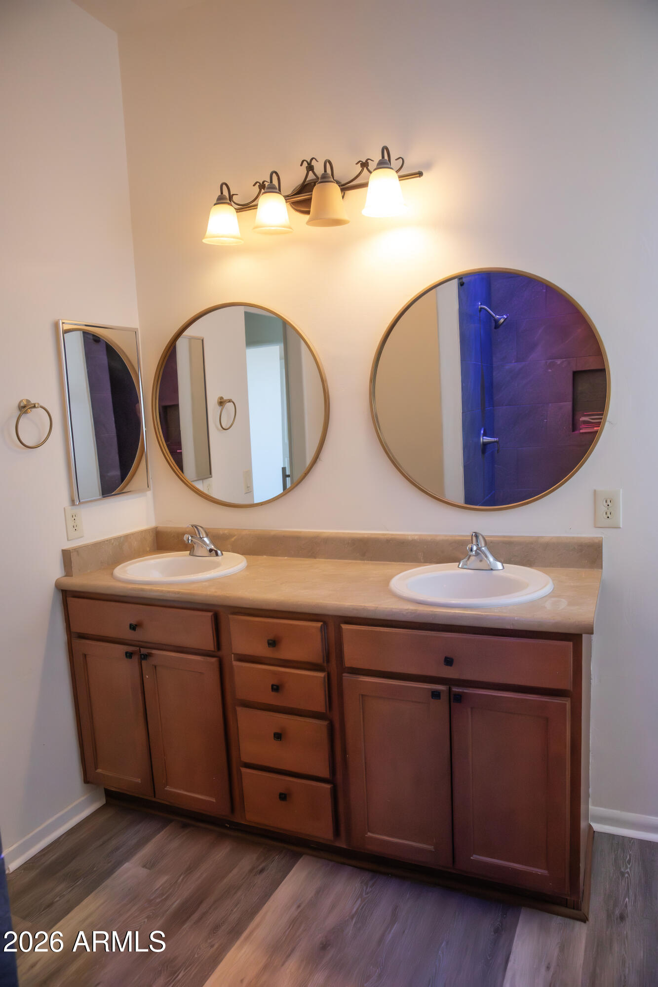 REFLECTIONS VALIENTE - Residential