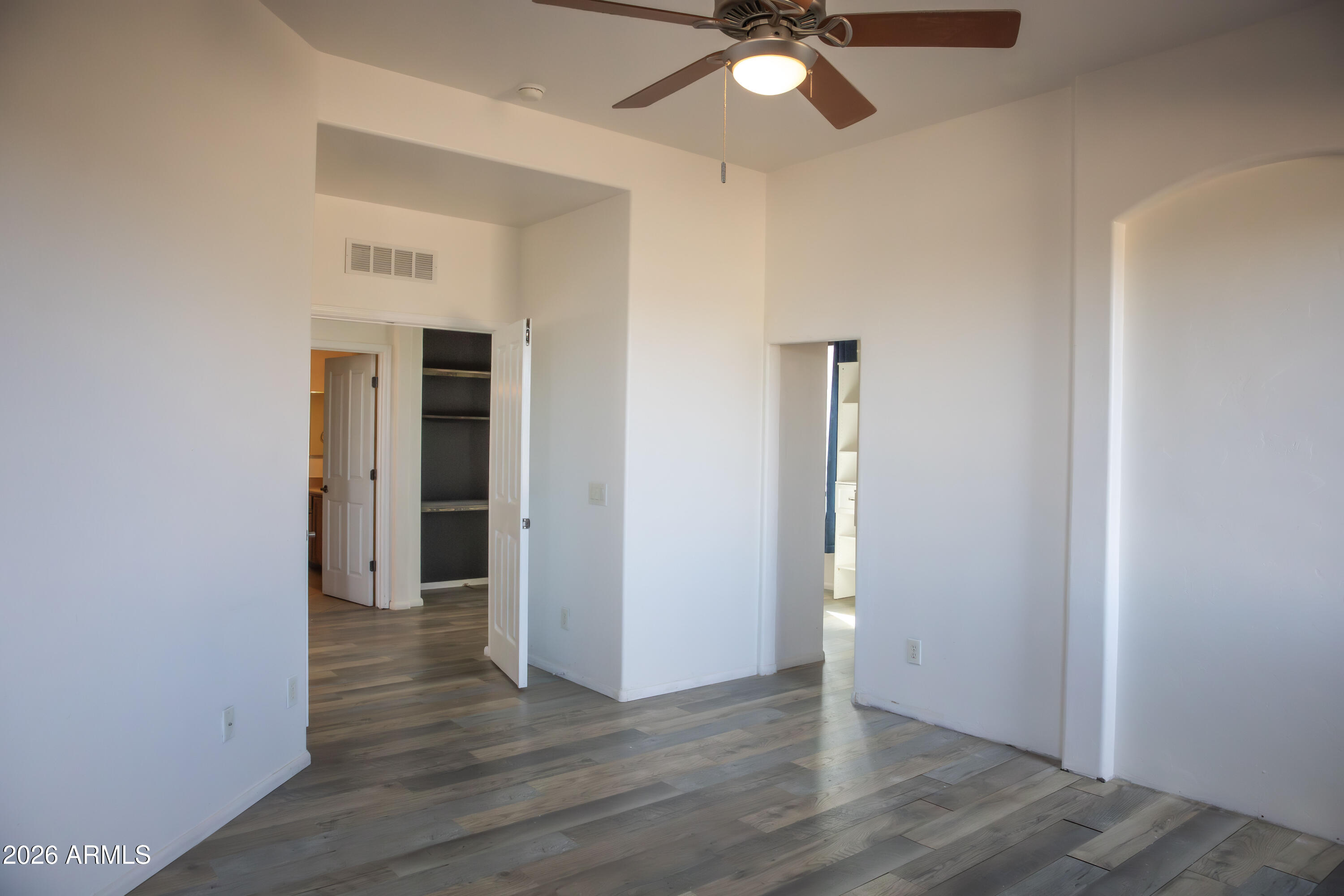 REFLECTIONS VALIENTE - Residential