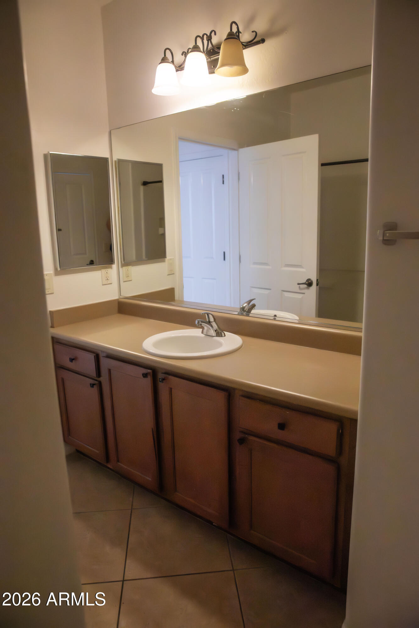 REFLECTIONS VALIENTE - Residential