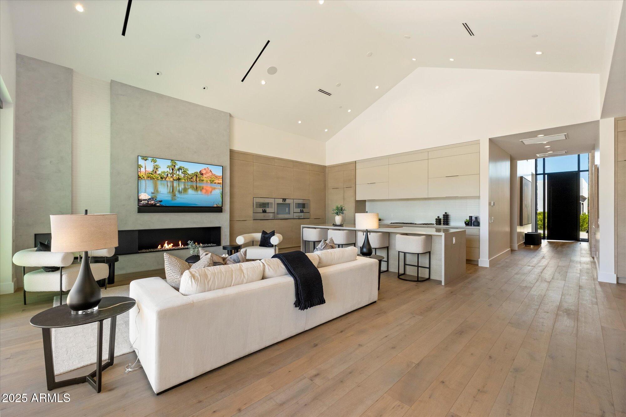 RITZ-CARLTON PARCEL B - Residential