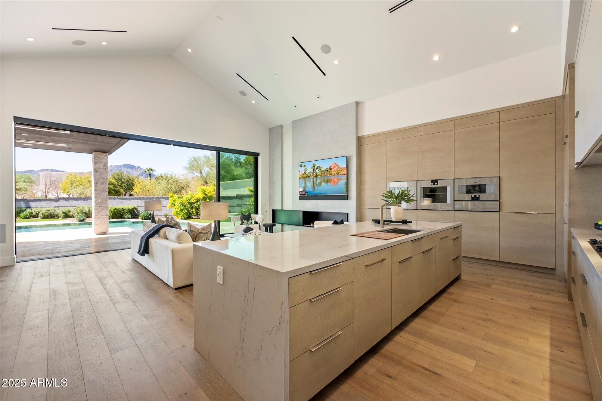 RITZ-CARLTON PARCEL B - Residential