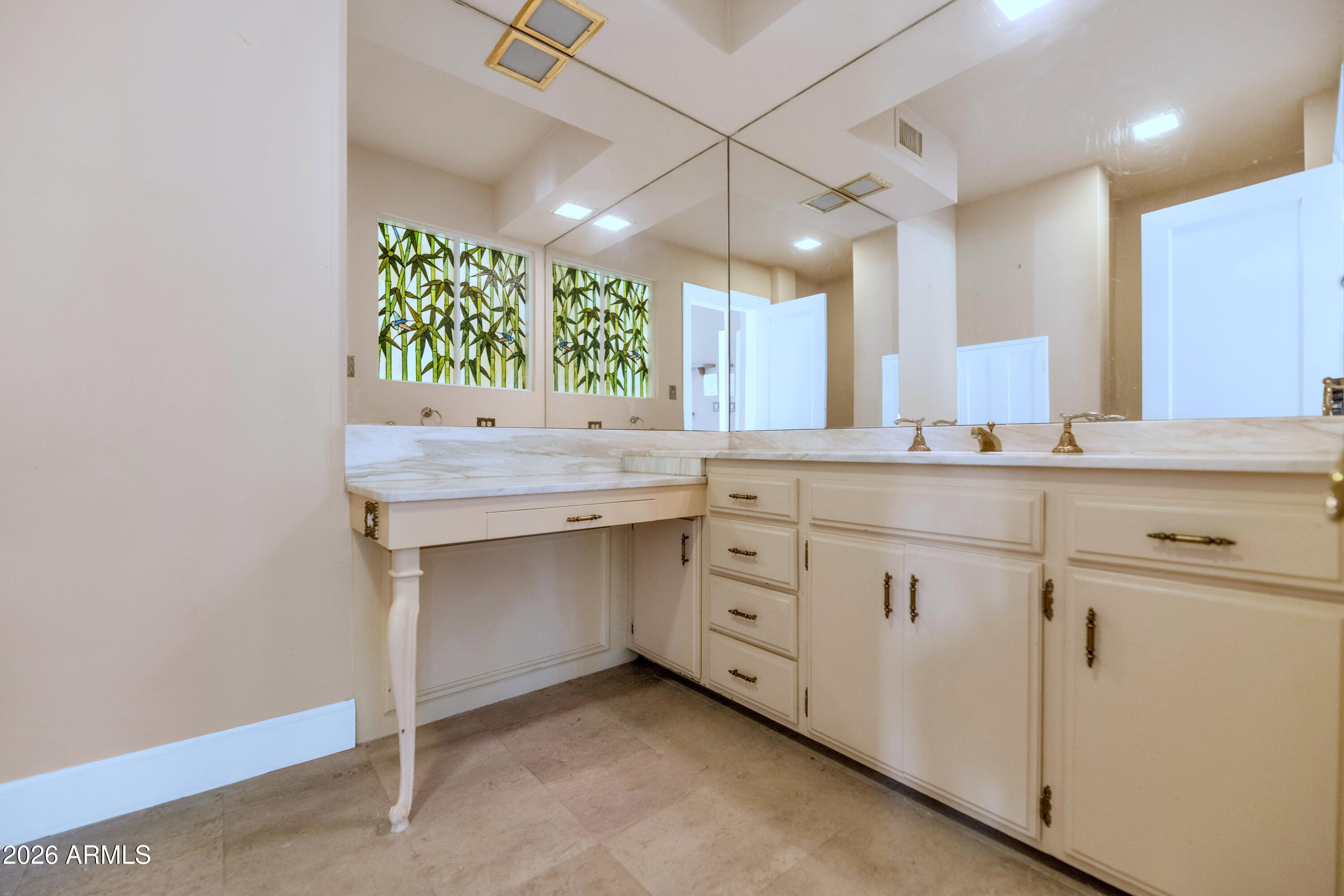 COUNTRY CLUB PLACE - Residential