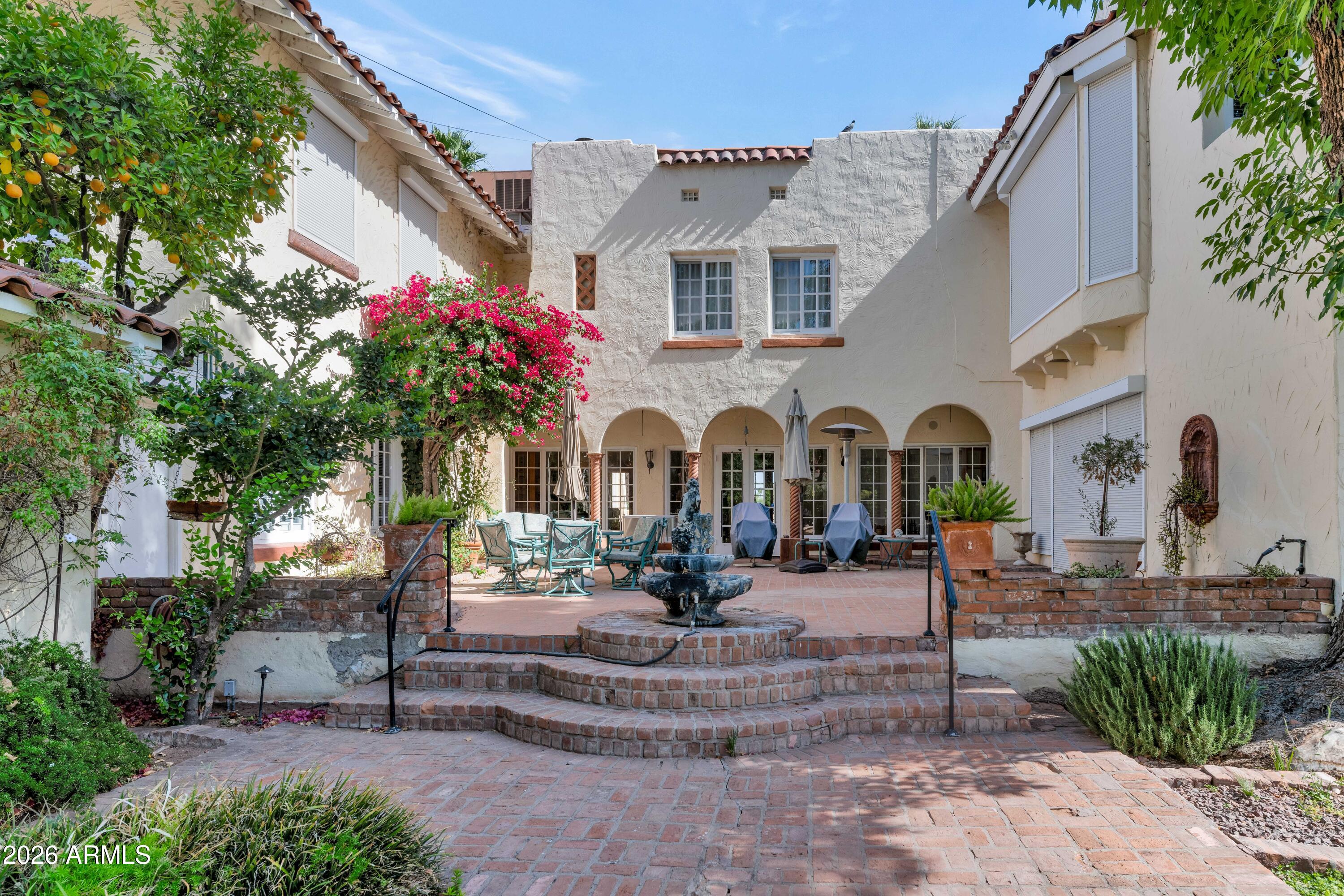 COUNTRY CLUB PLACE - Residential