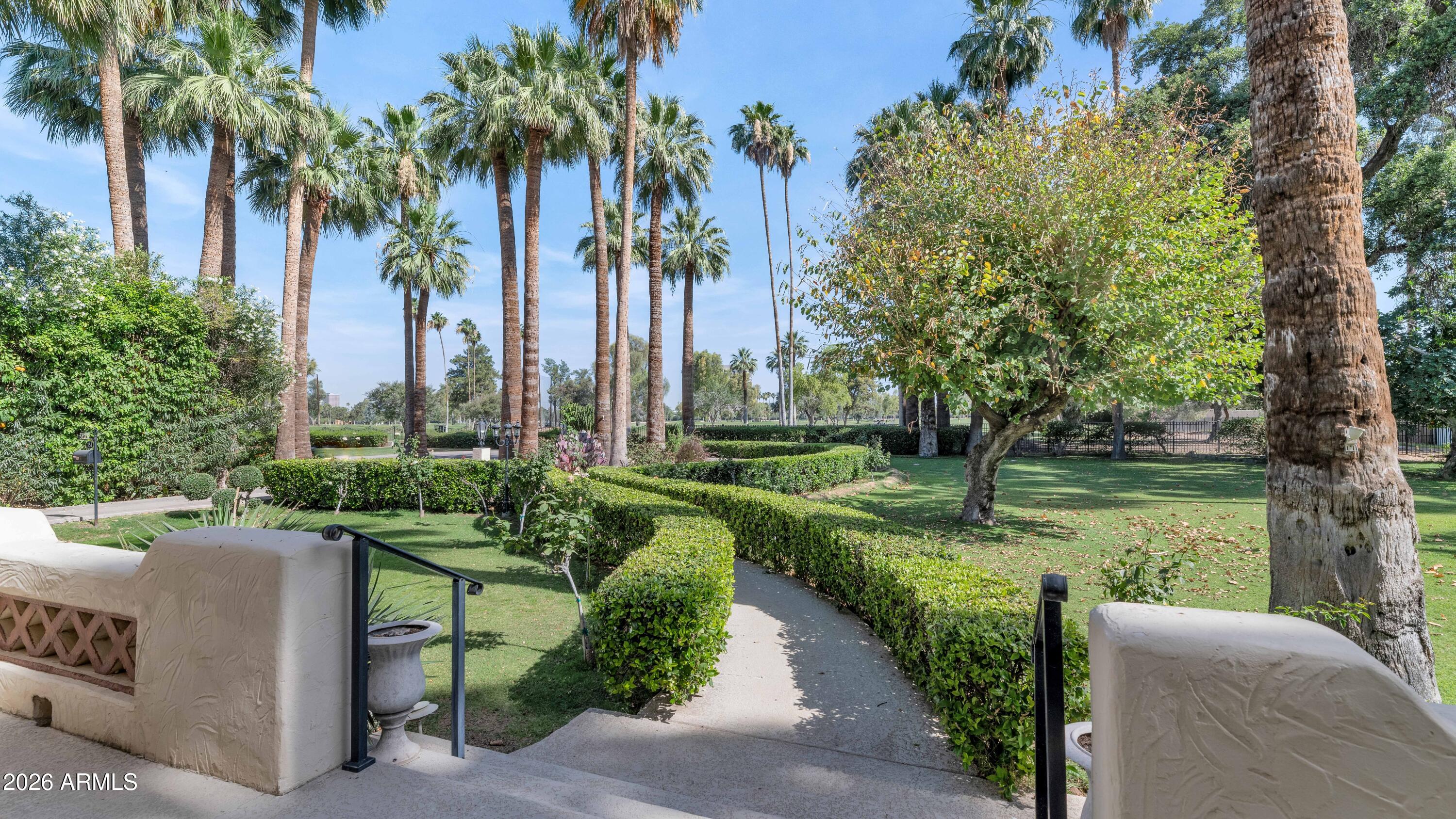 COUNTRY CLUB PLACE - Residential