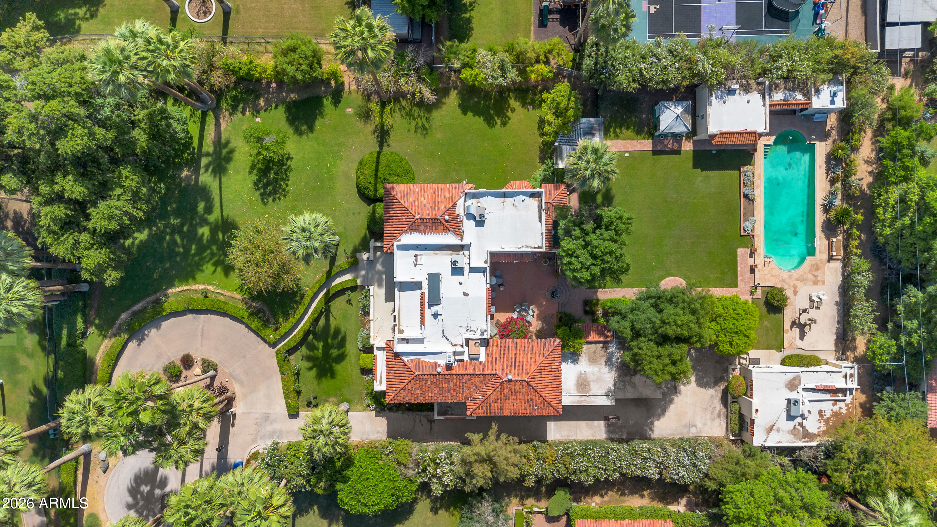 COUNTRY CLUB PLACE - Residential