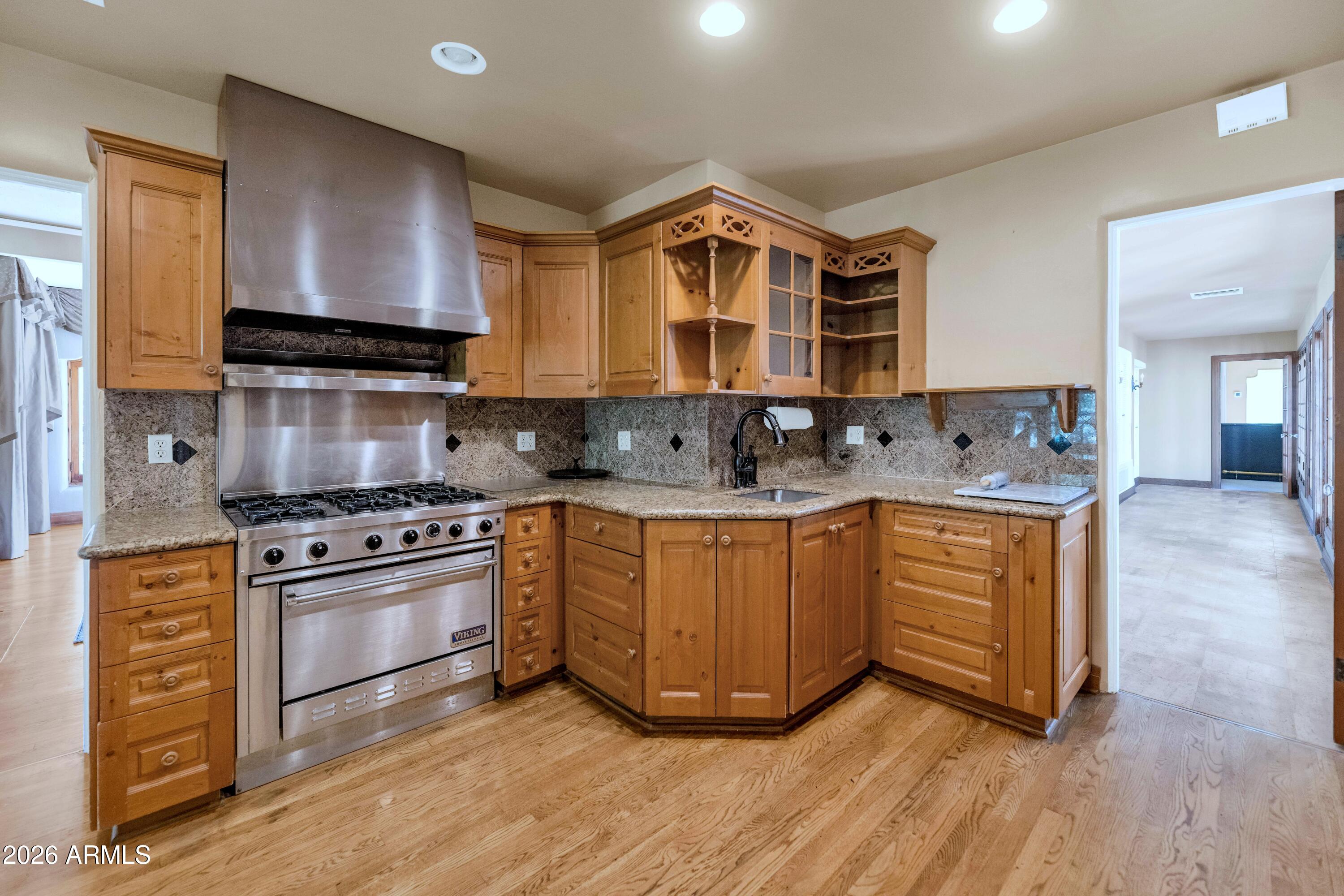 COUNTRY CLUB PLACE - Residential