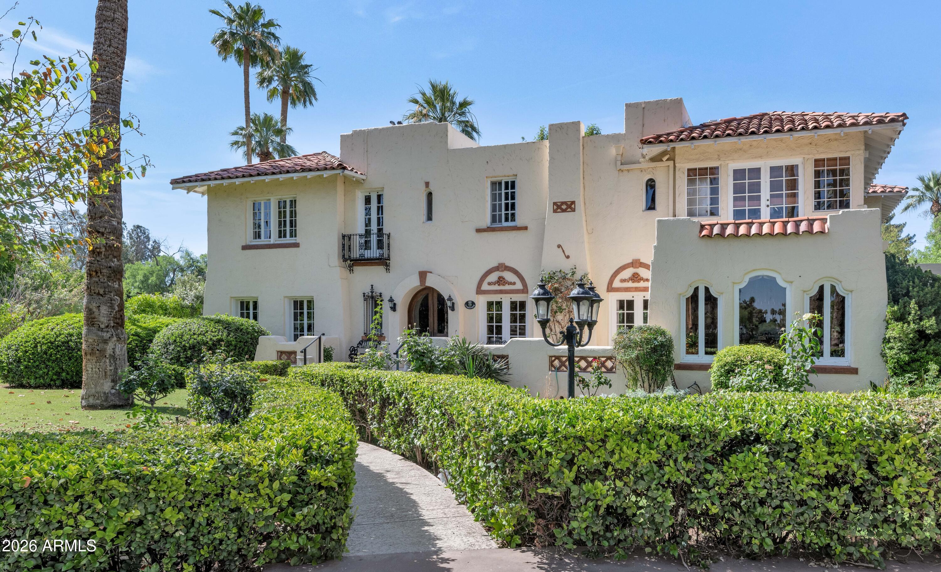 COUNTRY CLUB PLACE - Residential