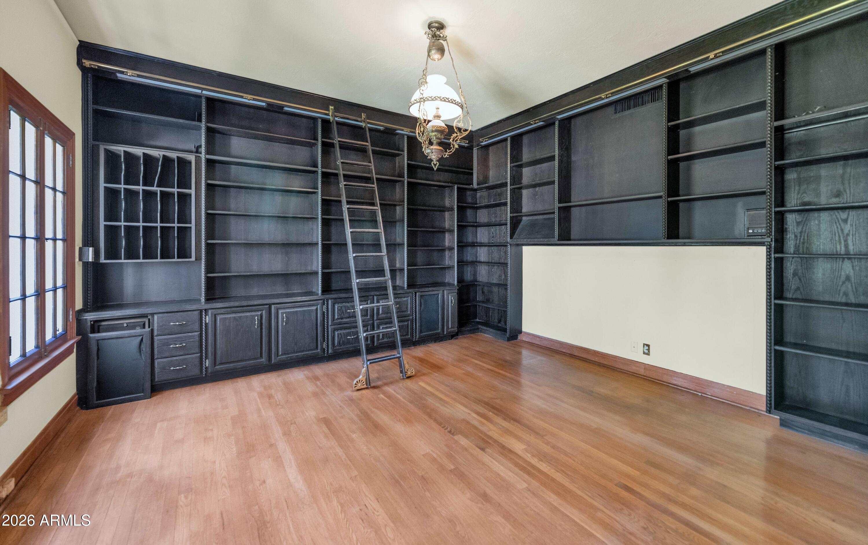 COUNTRY CLUB PLACE - Residential