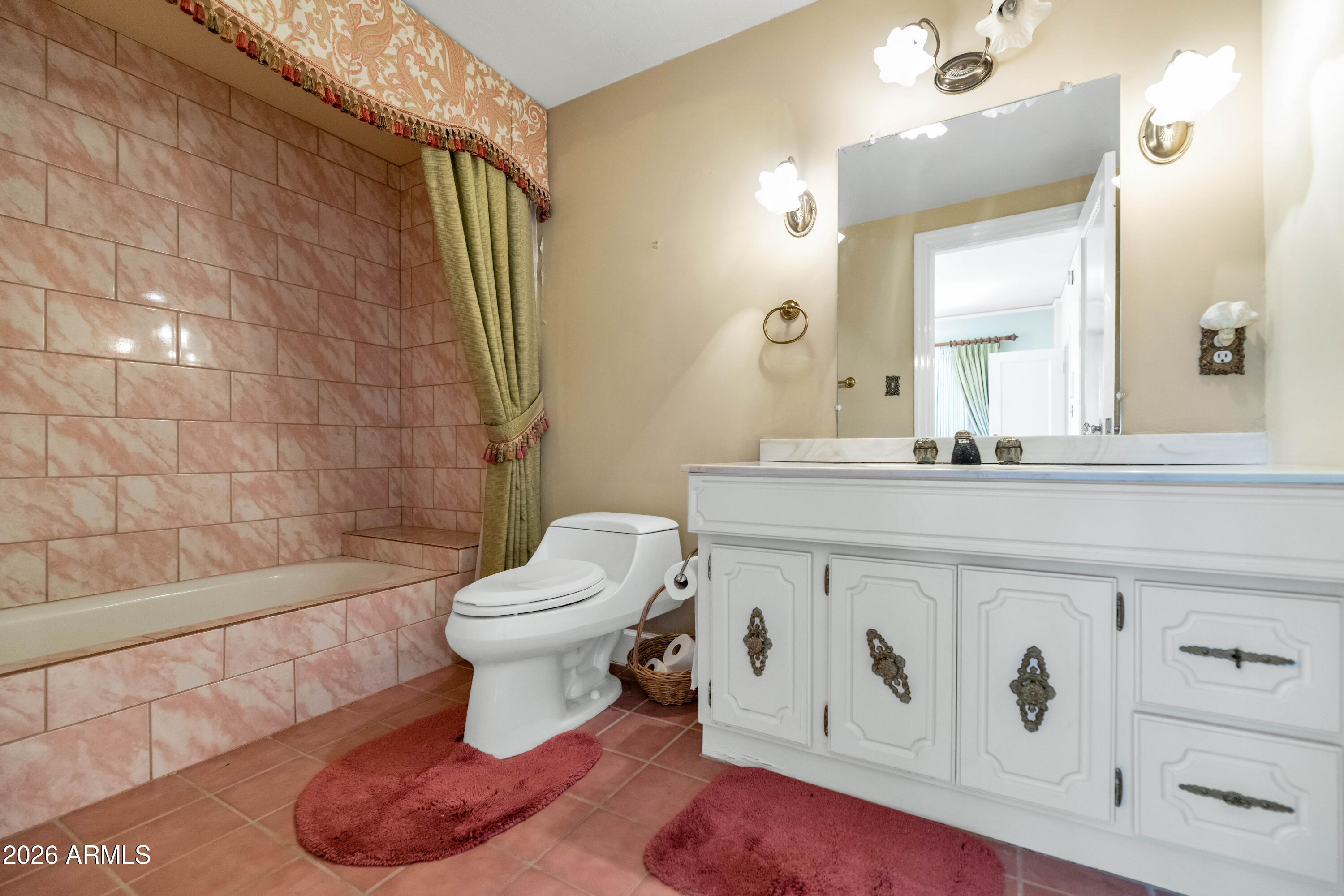 COUNTRY CLUB PLACE - Residential