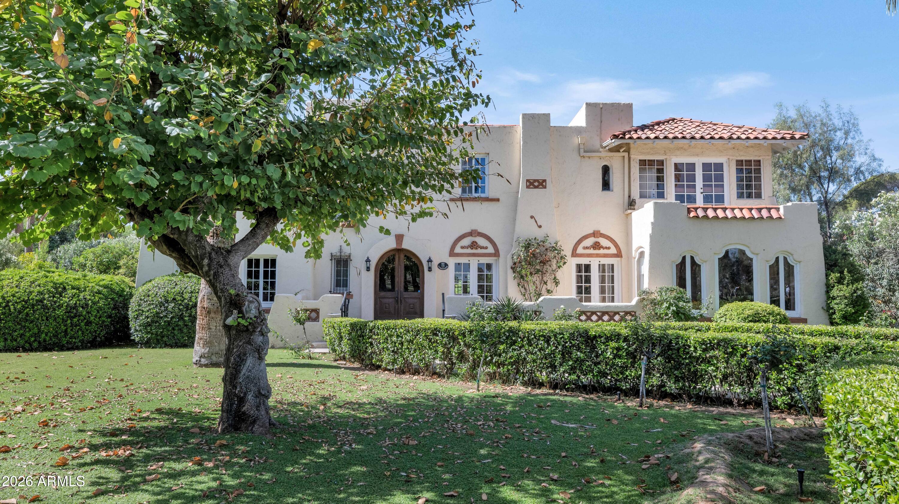 COUNTRY CLUB PLACE - Residential