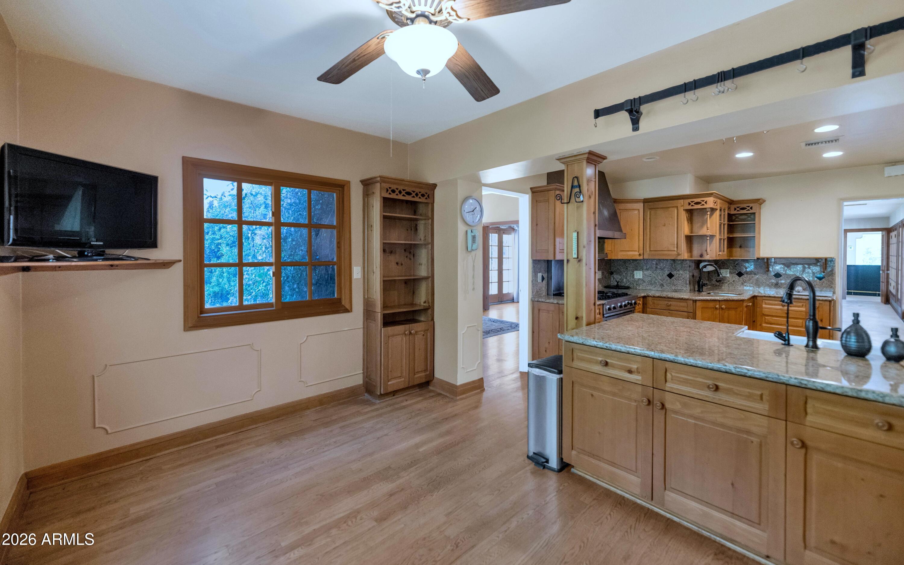 COUNTRY CLUB PLACE - Residential