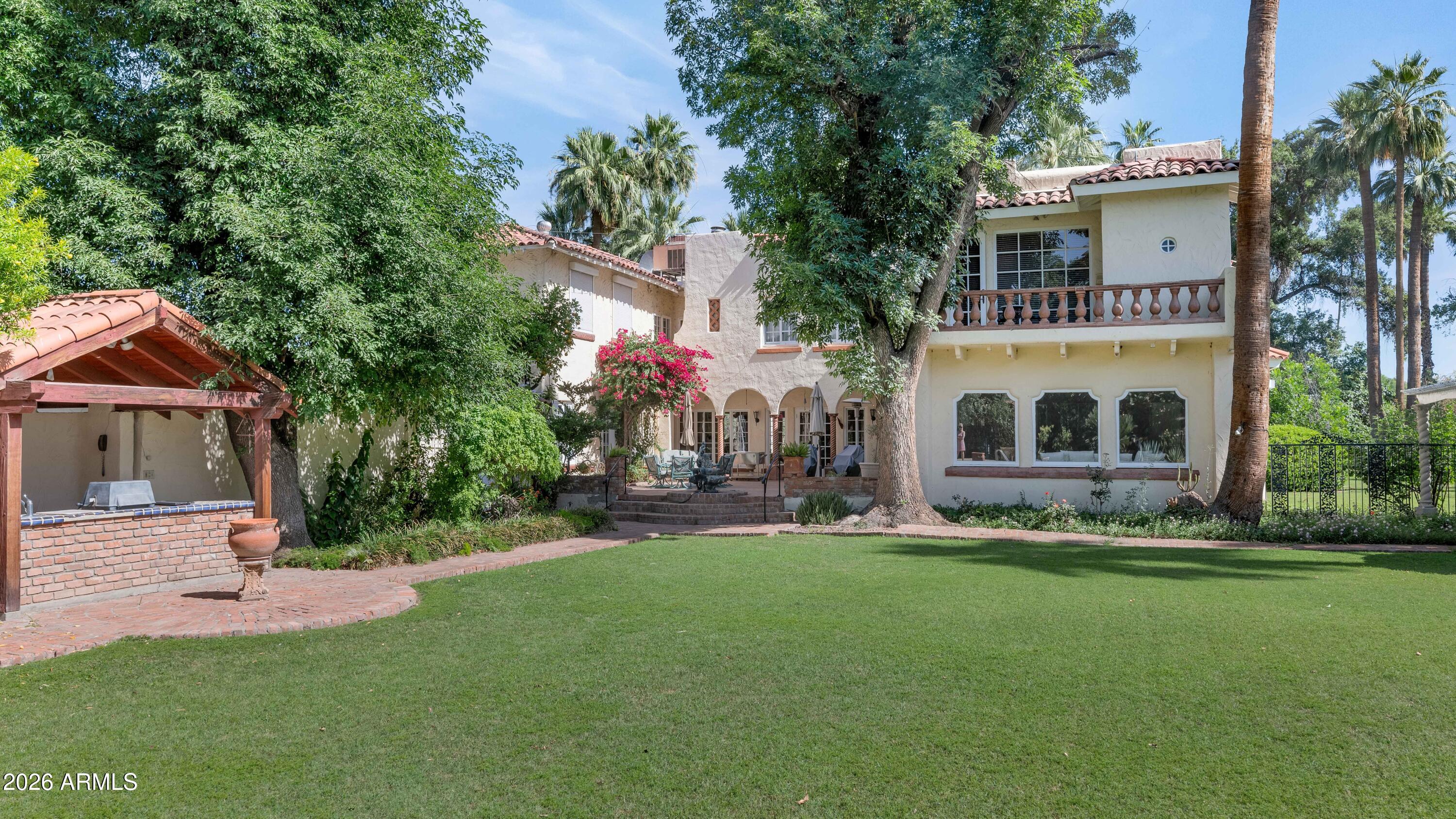 COUNTRY CLUB PLACE - Residential