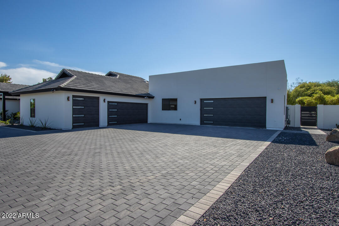 LAS SOMBRAS 2 - Residential
