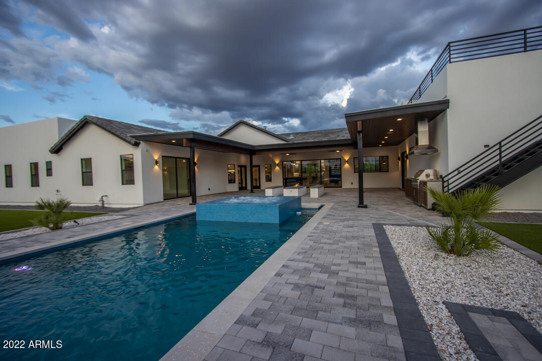 LAS SOMBRAS 2 - Residential