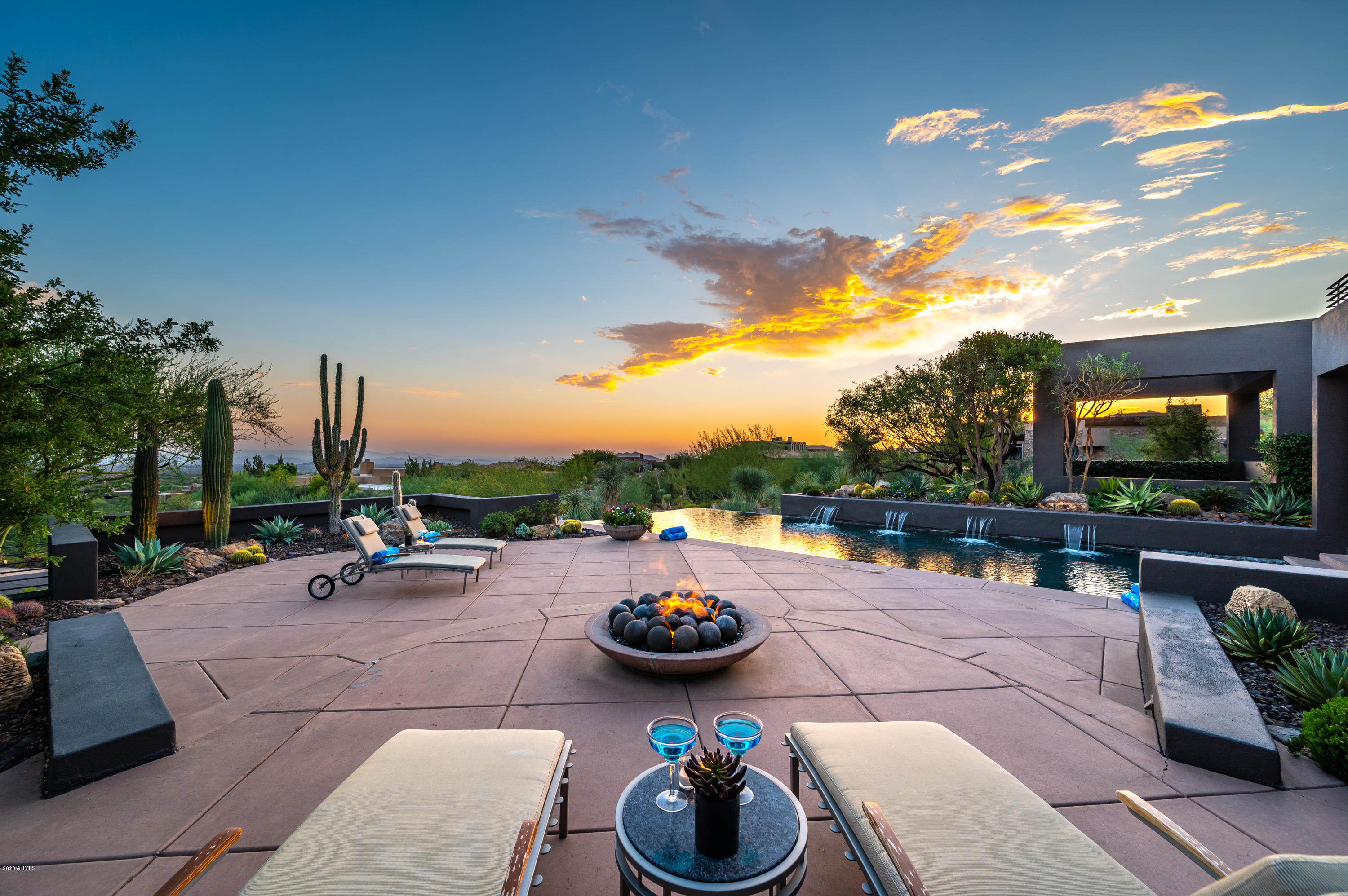 DESERT MOUNTAIN - Residential