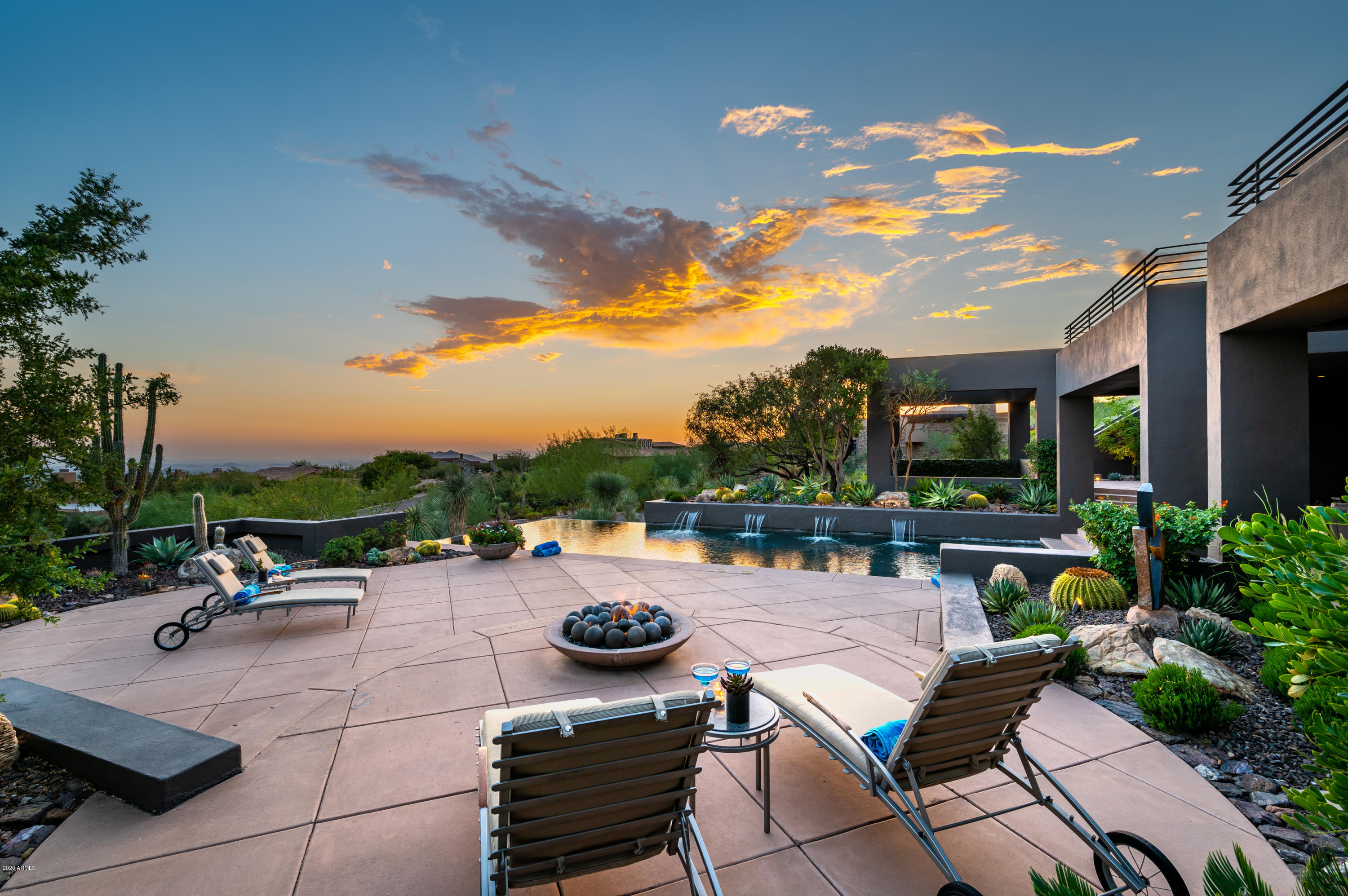 DESERT MOUNTAIN - Residential