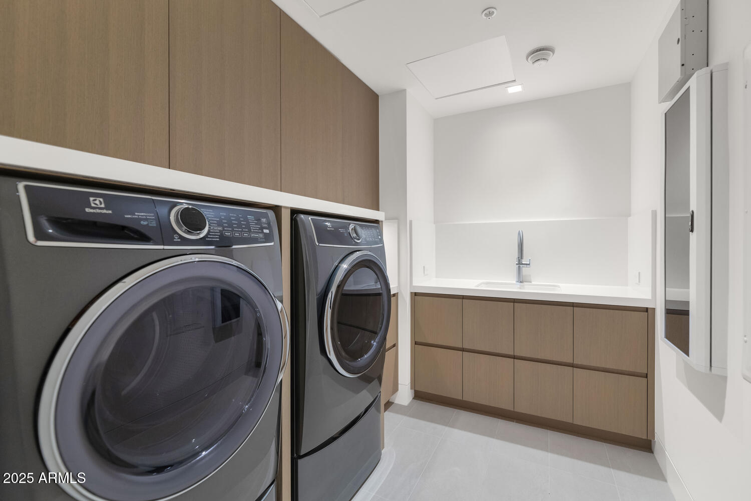 7000 EAST LINCOLN VILLAS CONDOMINIUM 1 - Residential