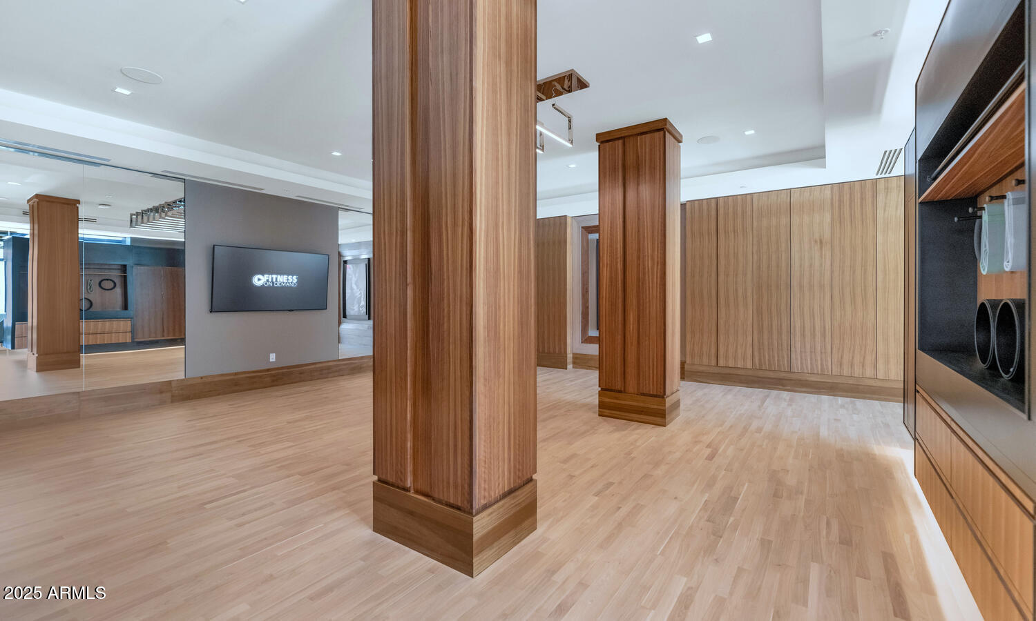 7000 EAST LINCOLN VILLAS CONDOMINIUM 1 - Residential