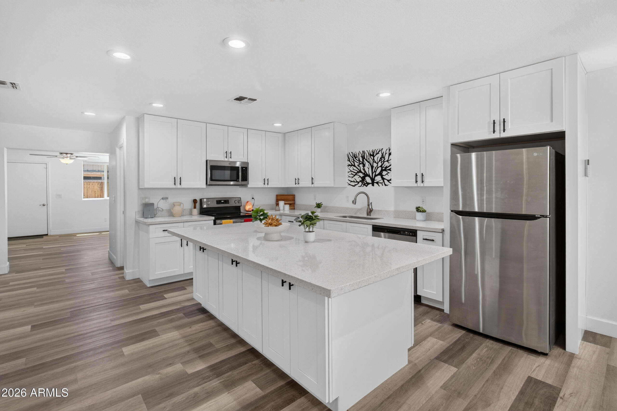 OAK PARK MANOR - Residential