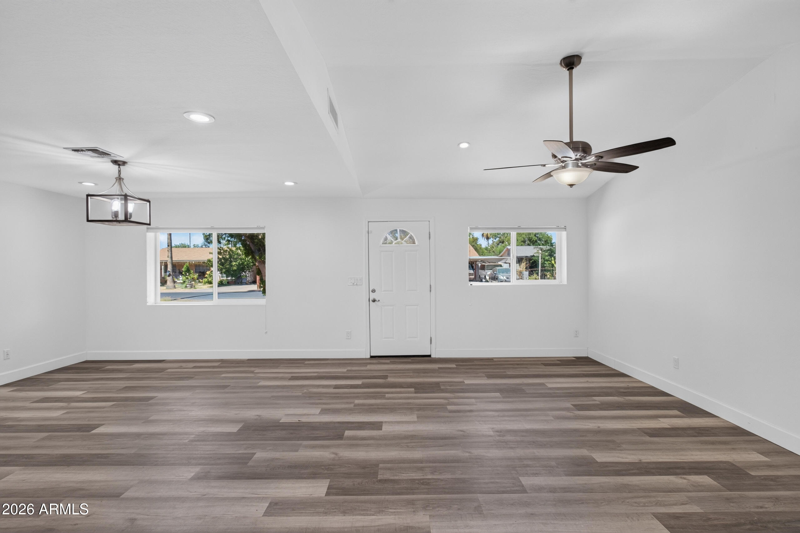 OAK PARK MANOR - Residential