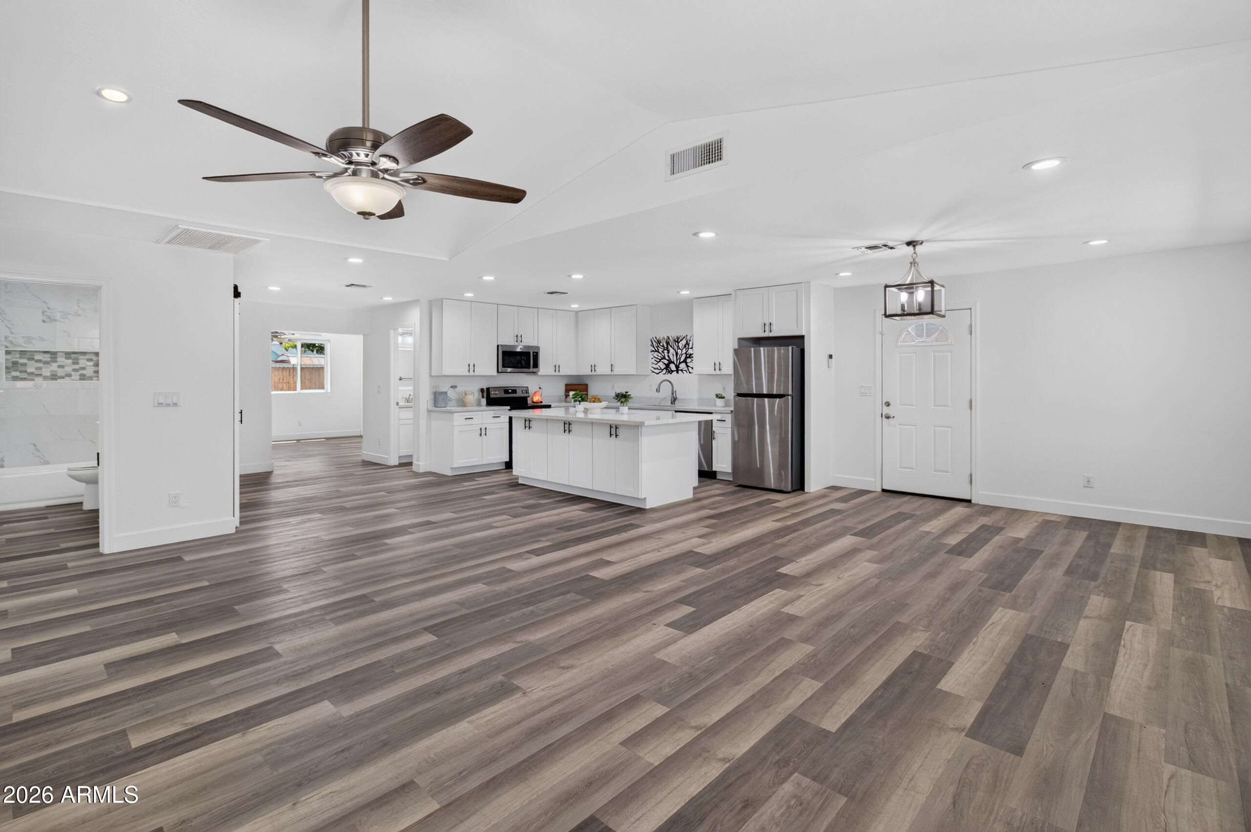 OAK PARK MANOR - Residential