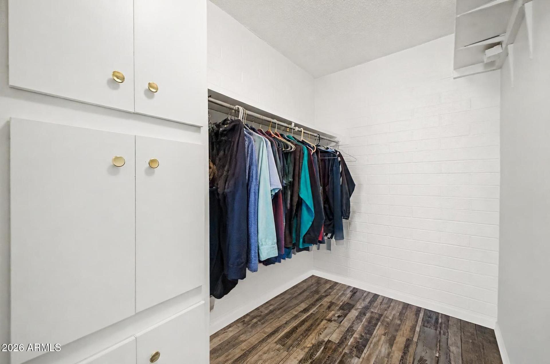 SCOTTSDALE EAST - Residential