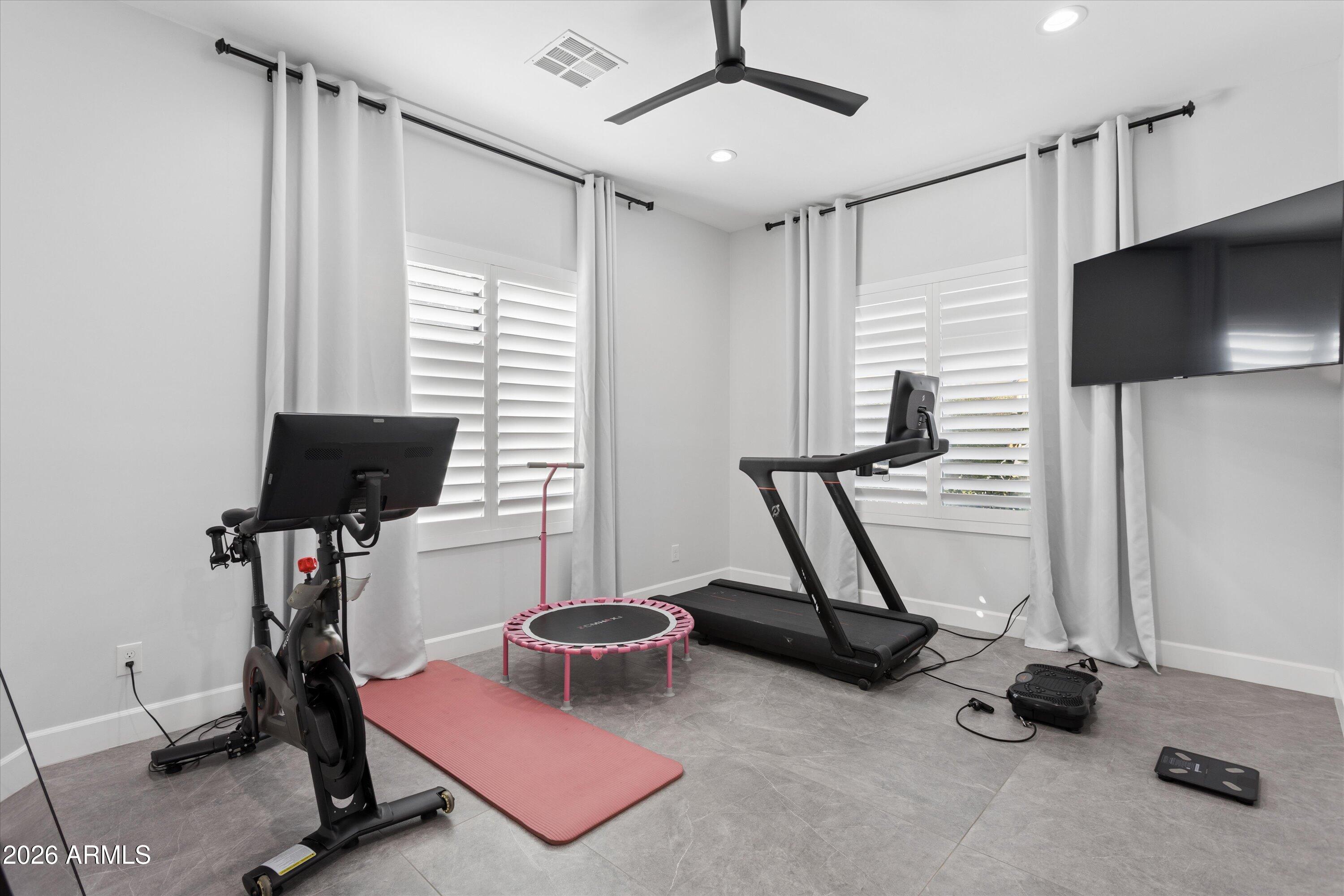 RUSSELL RANCH PHASE 3 REPLAT - Residential