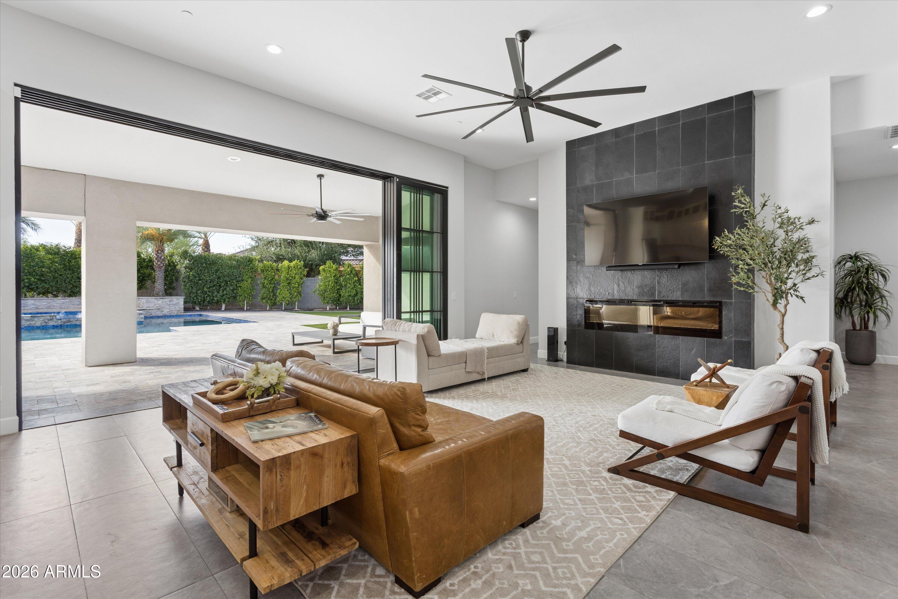 RUSSELL RANCH PHASE 3 REPLAT - Residential