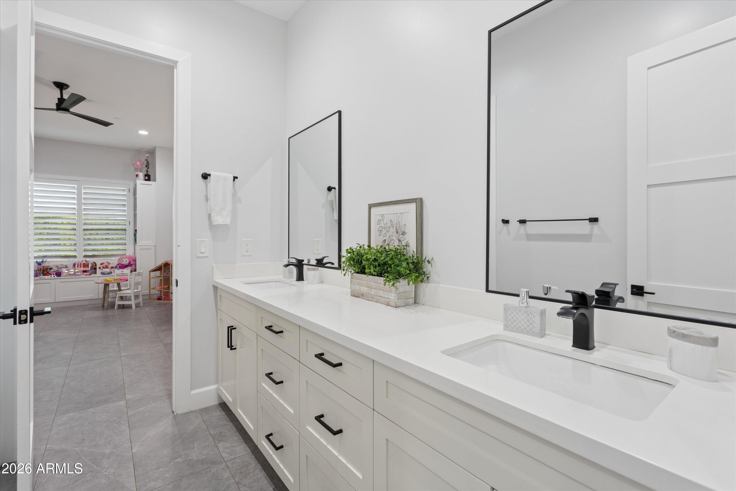 RUSSELL RANCH PHASE 3 REPLAT - Residential