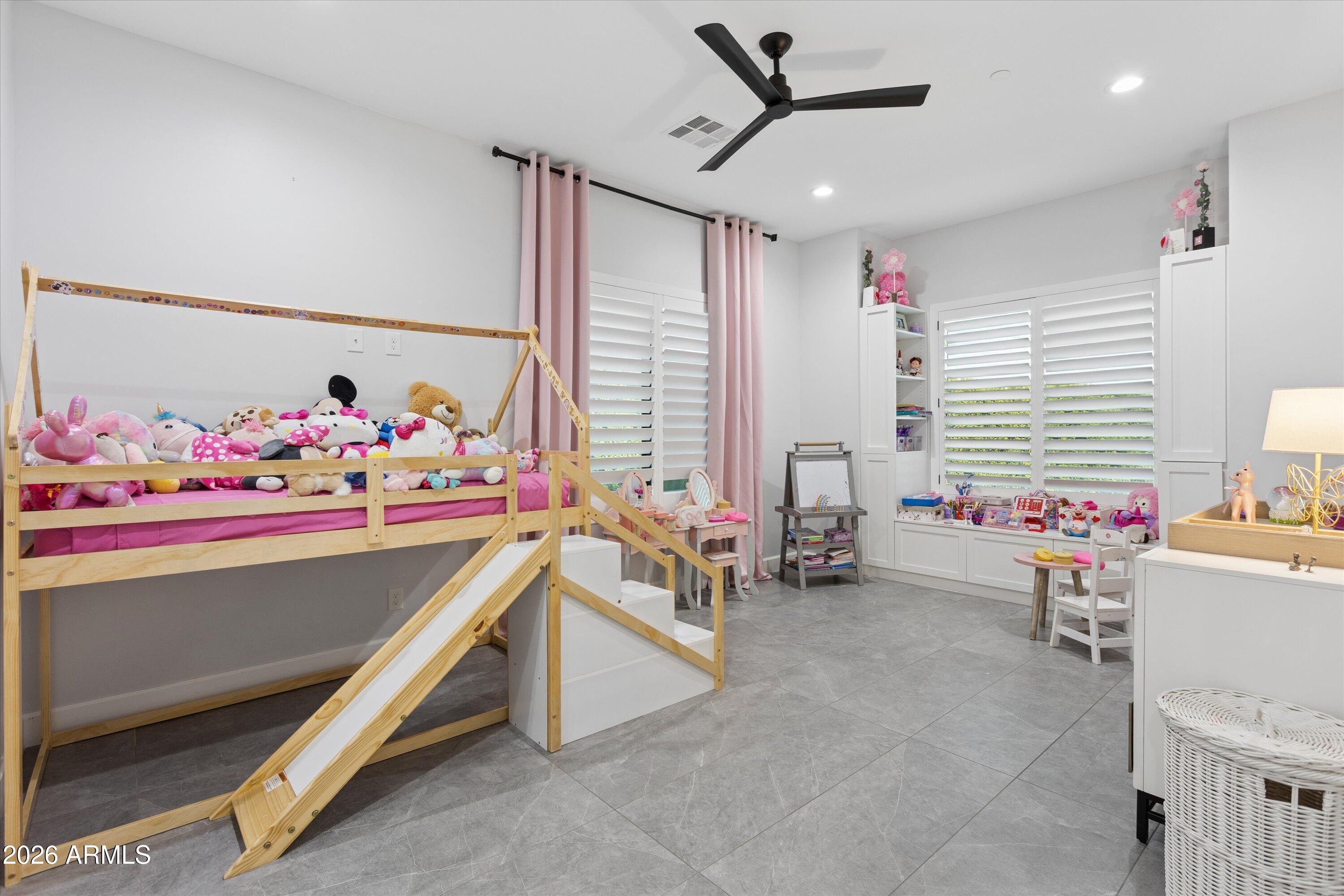 RUSSELL RANCH PHASE 3 REPLAT - Residential