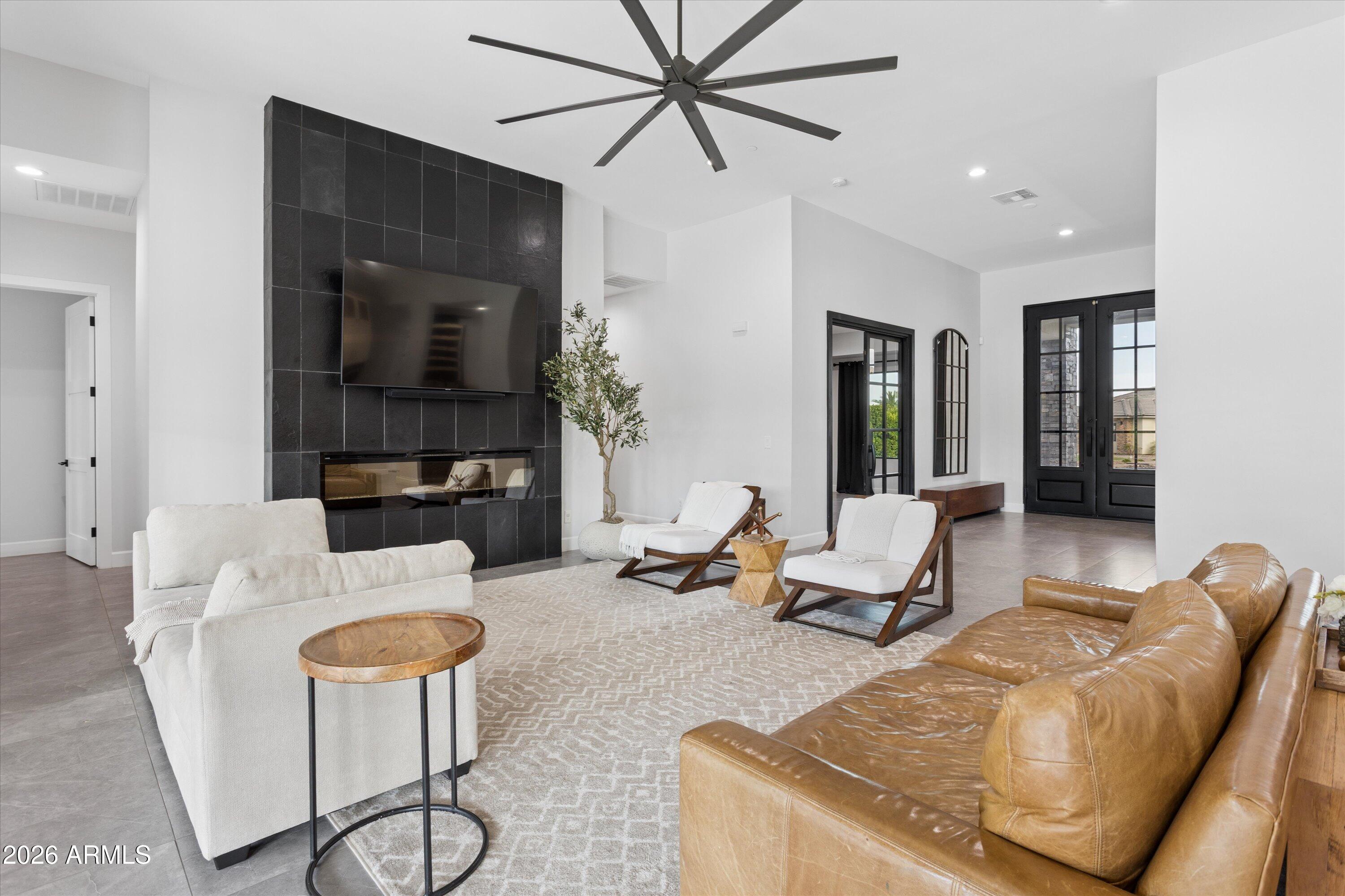 RUSSELL RANCH PHASE 3 REPLAT - Residential