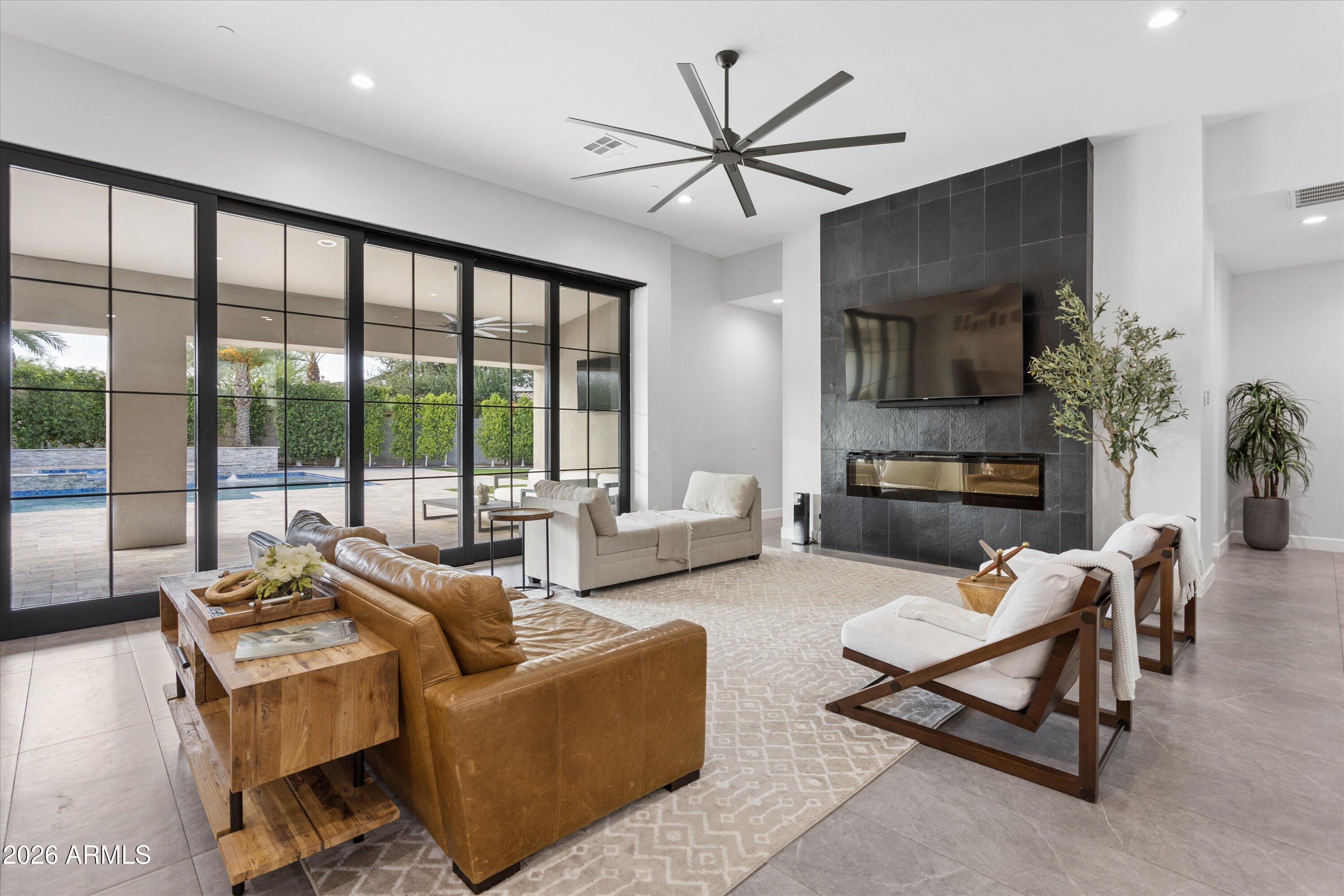 RUSSELL RANCH PHASE 3 REPLAT - Residential