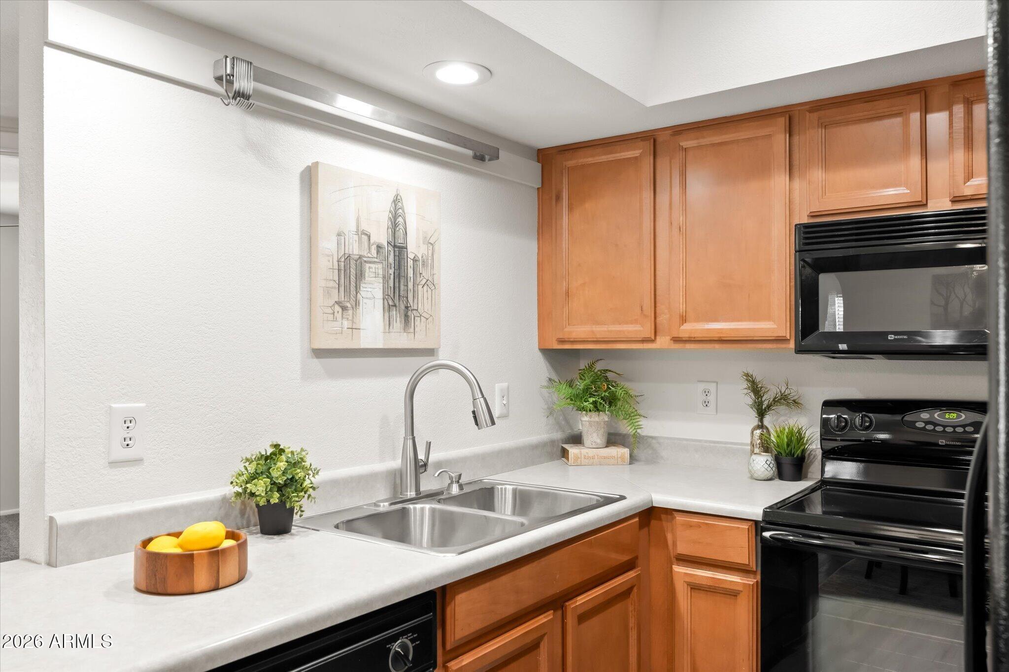 MOUNTAIN PARK CONDOMINIUMS UNIT 111-128 211-228 - Residential