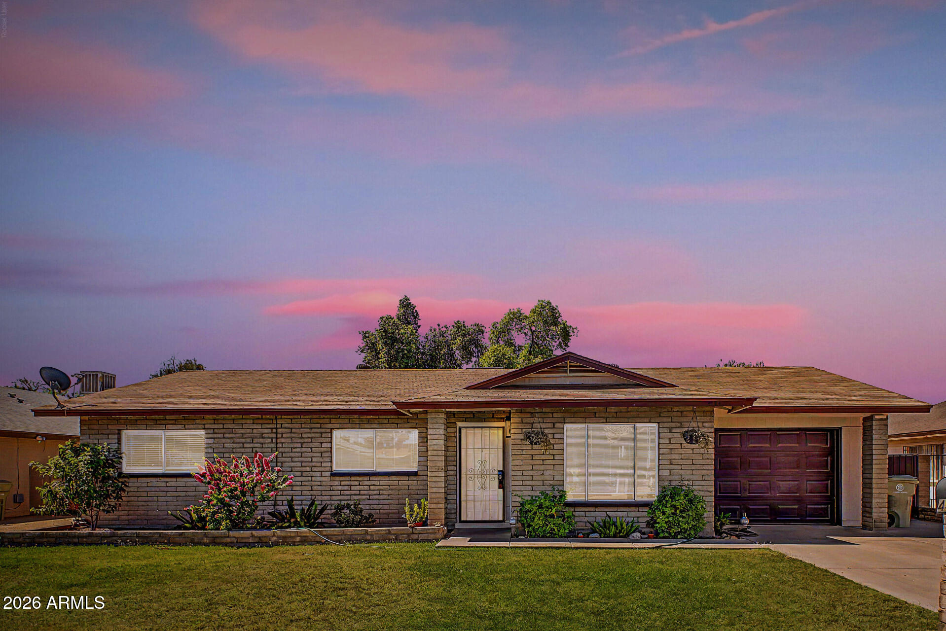 PALM LANE VILLAGE - Residential