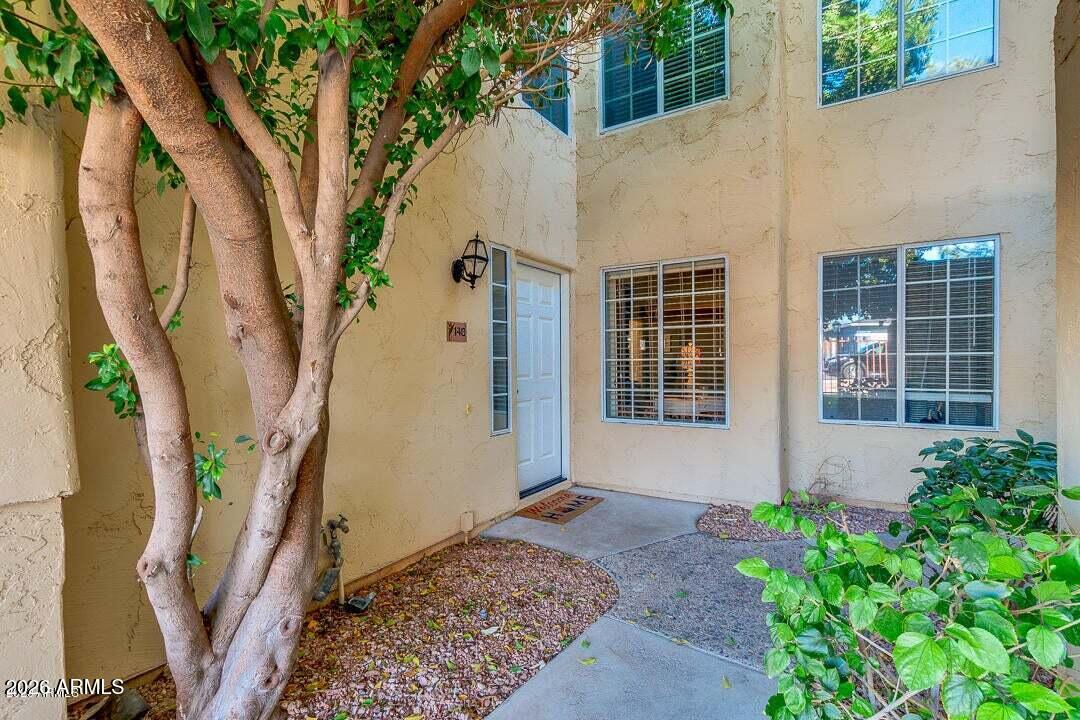 **For Lease** Located in the heart of North Central Phoenix (Uptown).  This adorable property features an open concept floor plan with 2 spacious bedrooms or a possible office with a Jack & Jill bathroom (remodeled 2020). The primary bedroom has its own private En Suite and French doors that lead to your private patio. Ceiling fans & blinds throughout, GE appliances, inside laundry (washer/ dryer included), coffered ceilings. Spacious living room with fireplace, French doors that lead out to a private patio. The unit is on the ground floor and is situated in a quiet corner of the complex facing natural grass and trees. This quaint condo is located in a well-maintained gated community that offers a sparkling heated pool & spa for enjoyment all year! Walking distance to great restaurants, Point at Tapatio Cliffs, shopping, hiking & biking trails with quick access to the 51 and downtown.