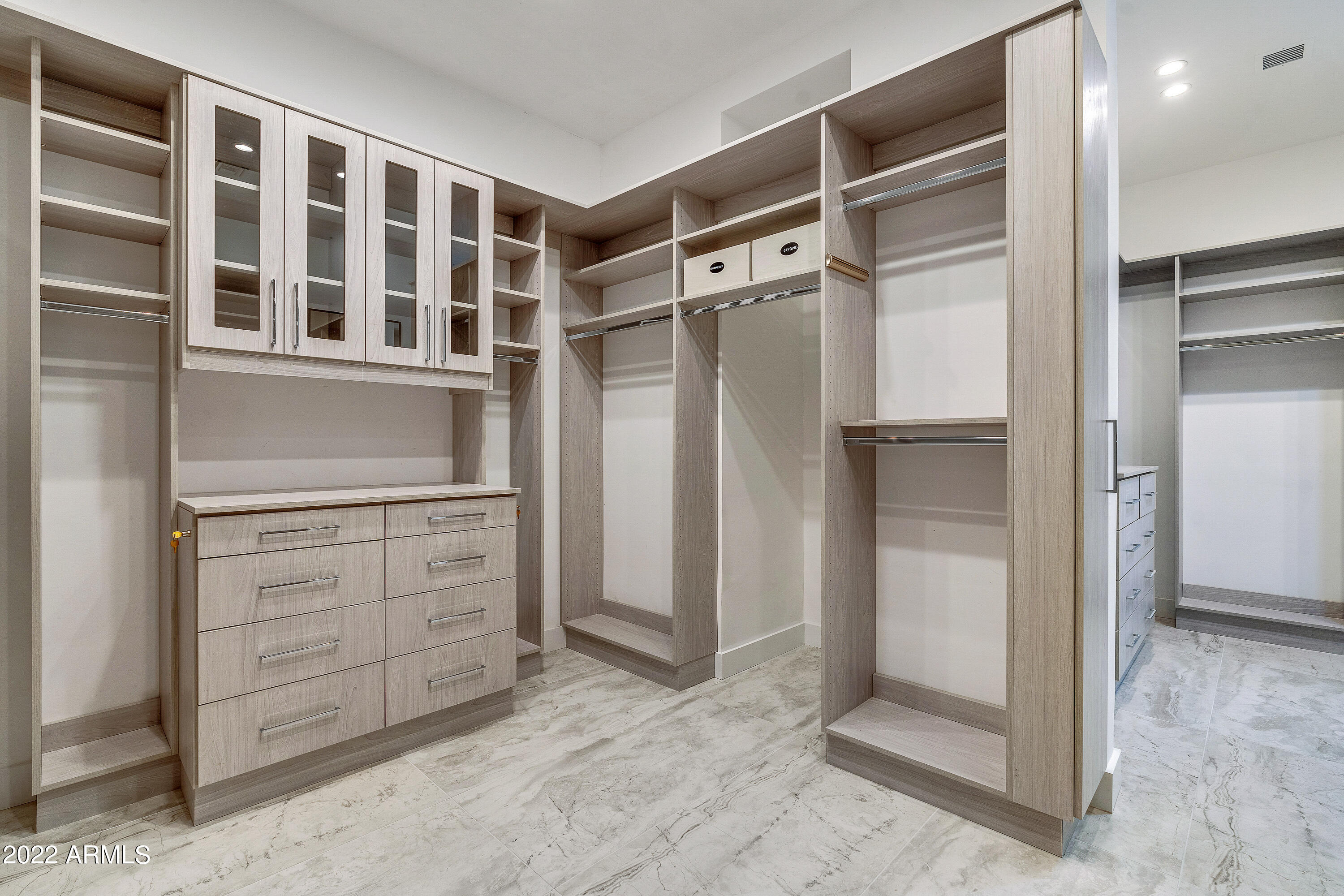 PINNACLE PEAK PLACE - Residential