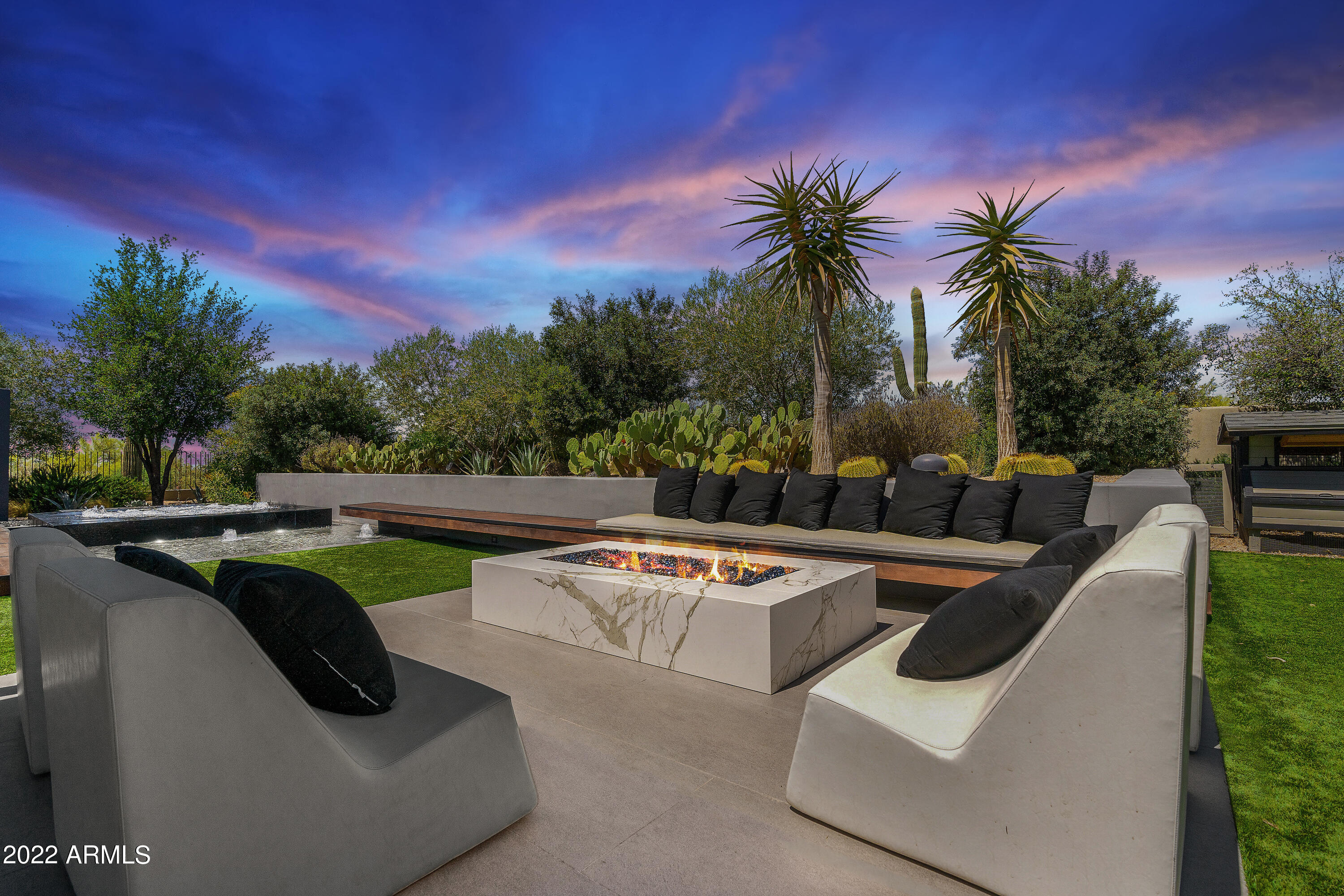 PINNACLE PEAK PLACE - Residential