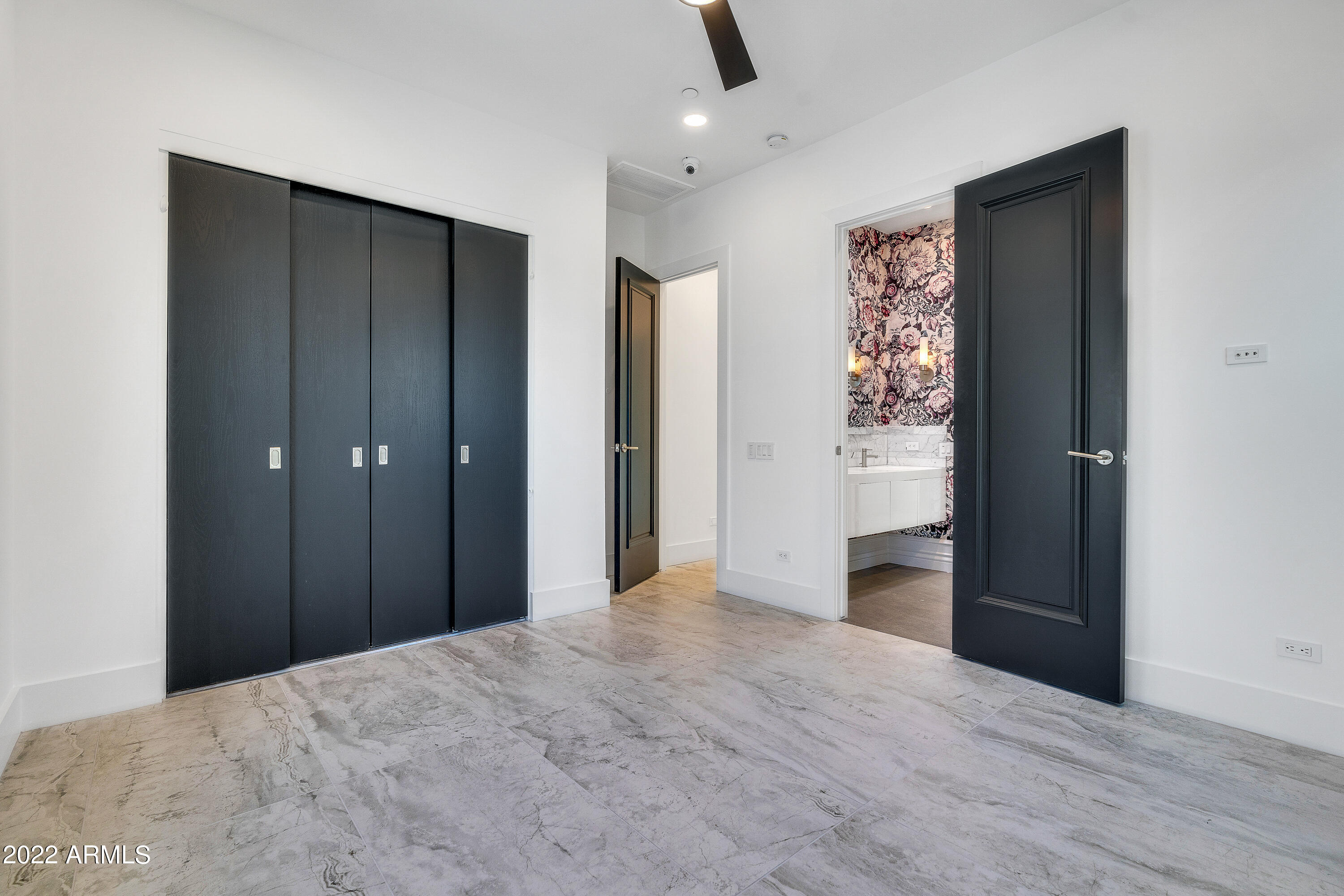 PINNACLE PEAK PLACE - Residential