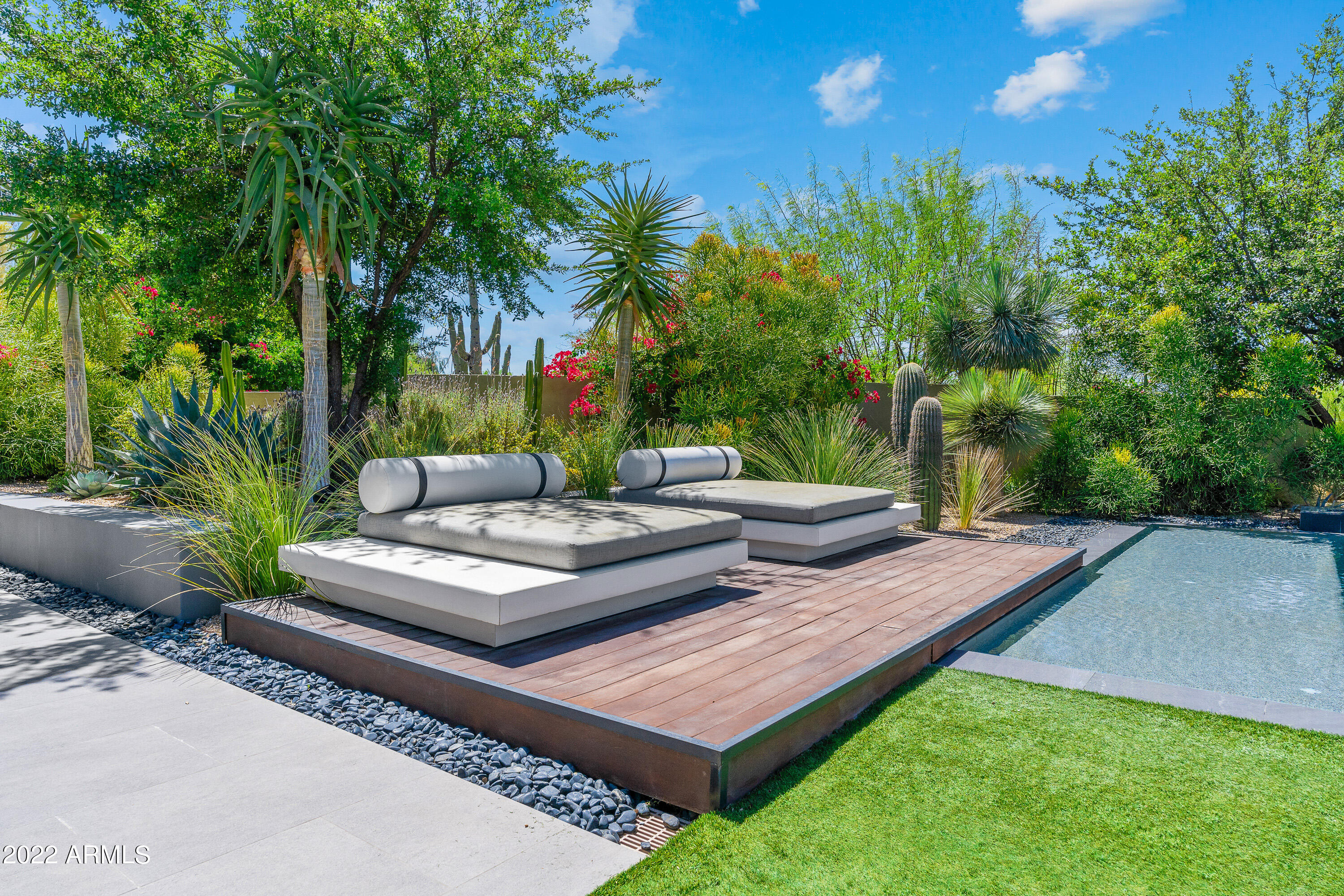 PINNACLE PEAK PLACE - Residential