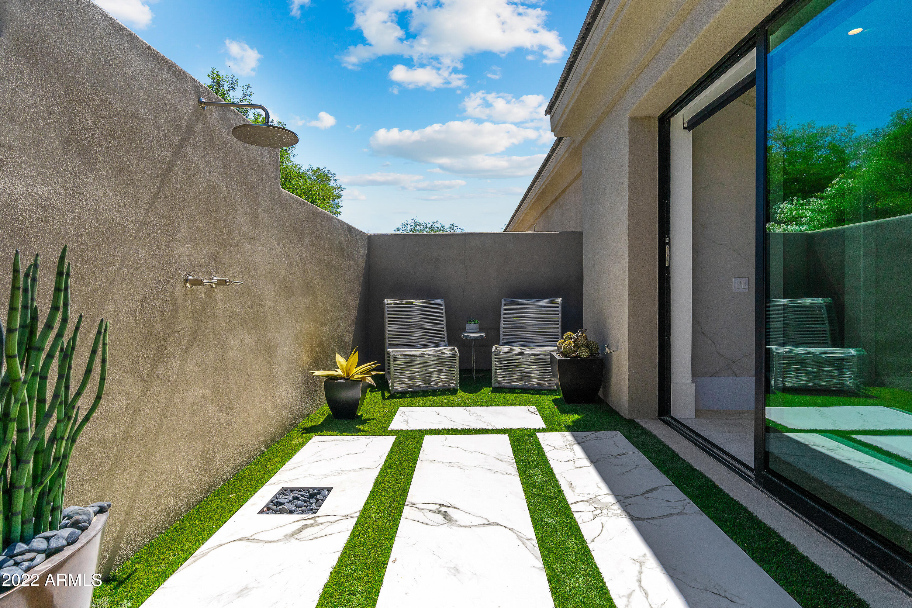 PINNACLE PEAK PLACE - Residential
