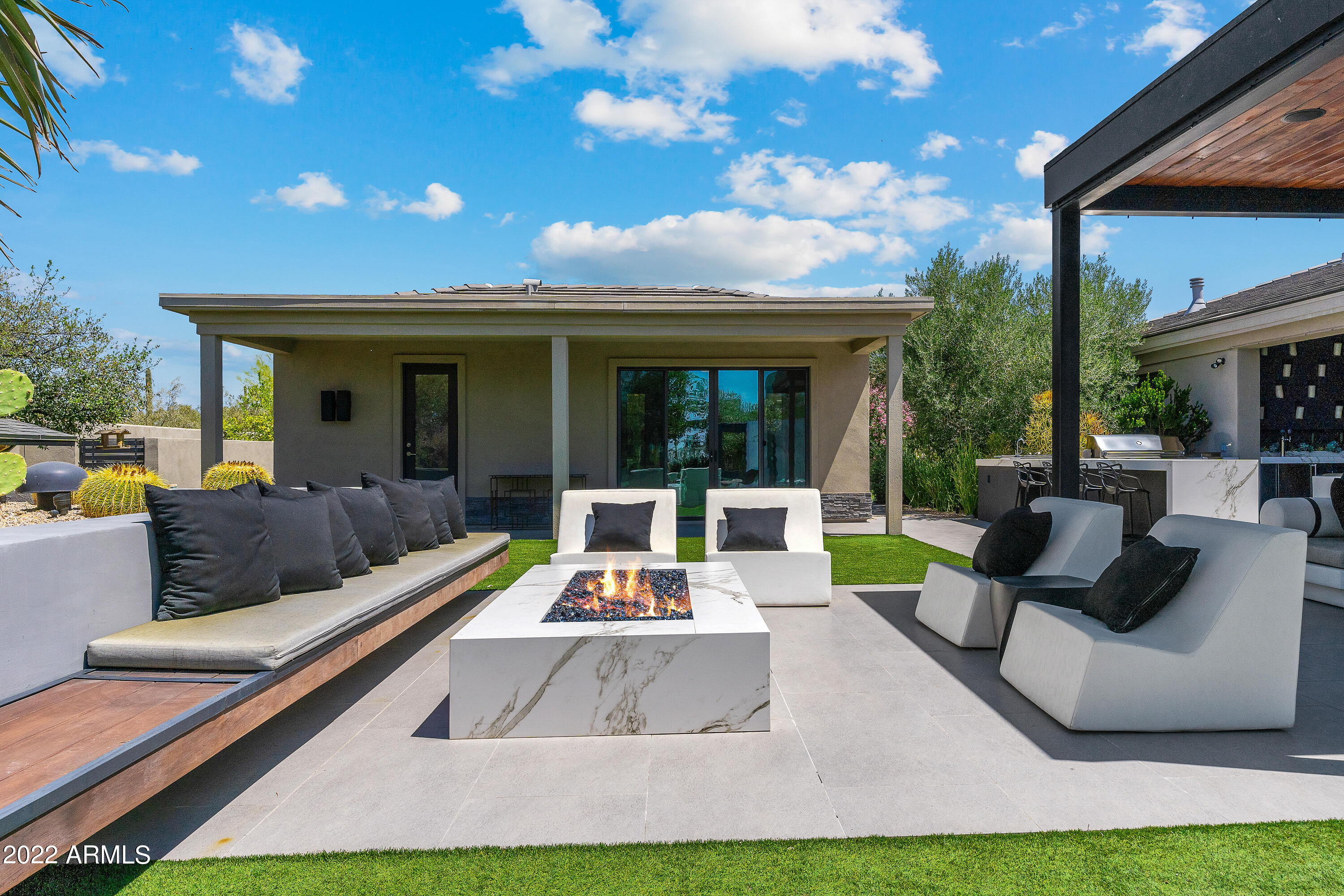 PINNACLE PEAK PLACE - Residential