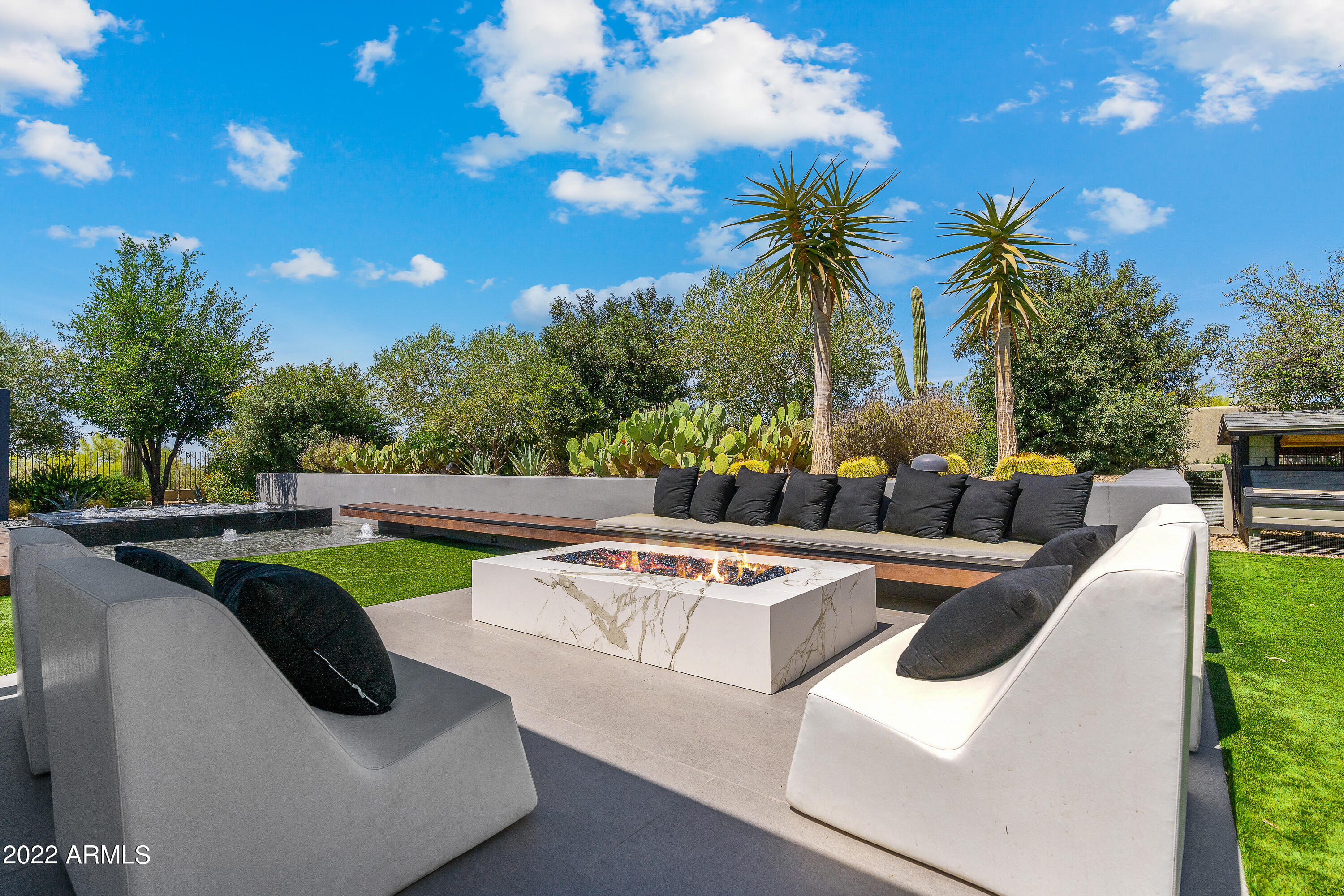 PINNACLE PEAK PLACE - Residential