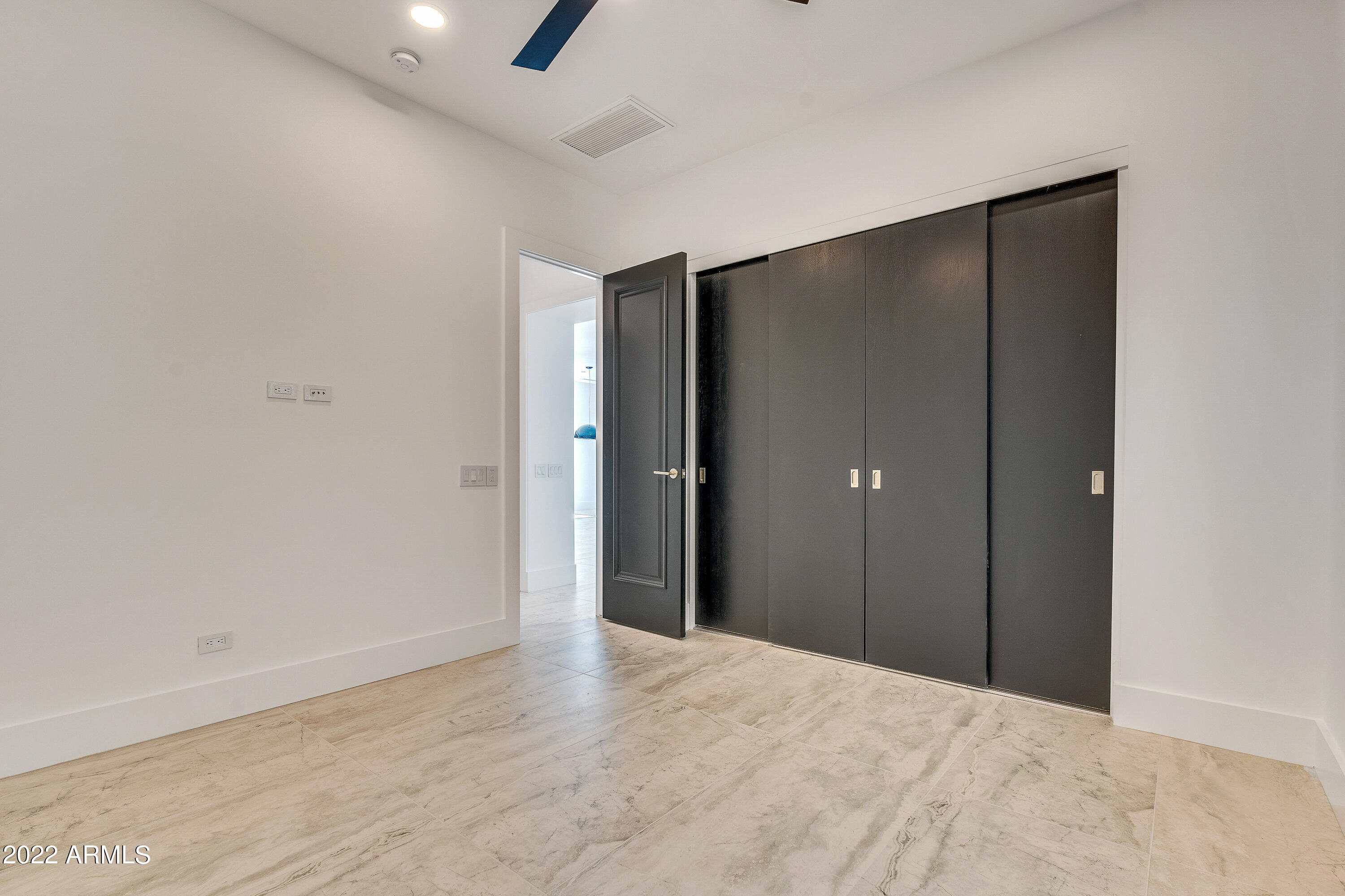 PINNACLE PEAK PLACE - Residential