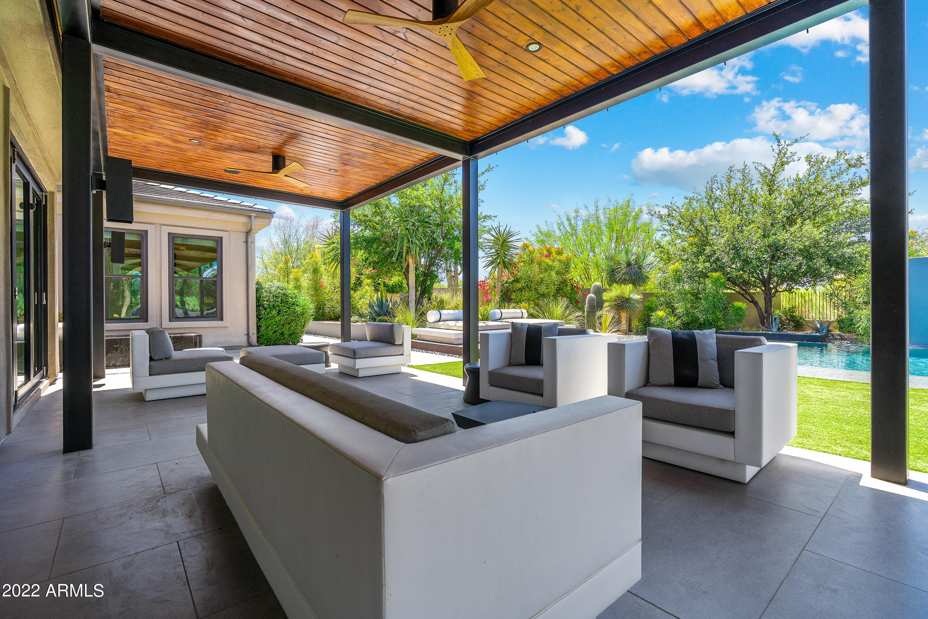 PINNACLE PEAK PLACE - Residential