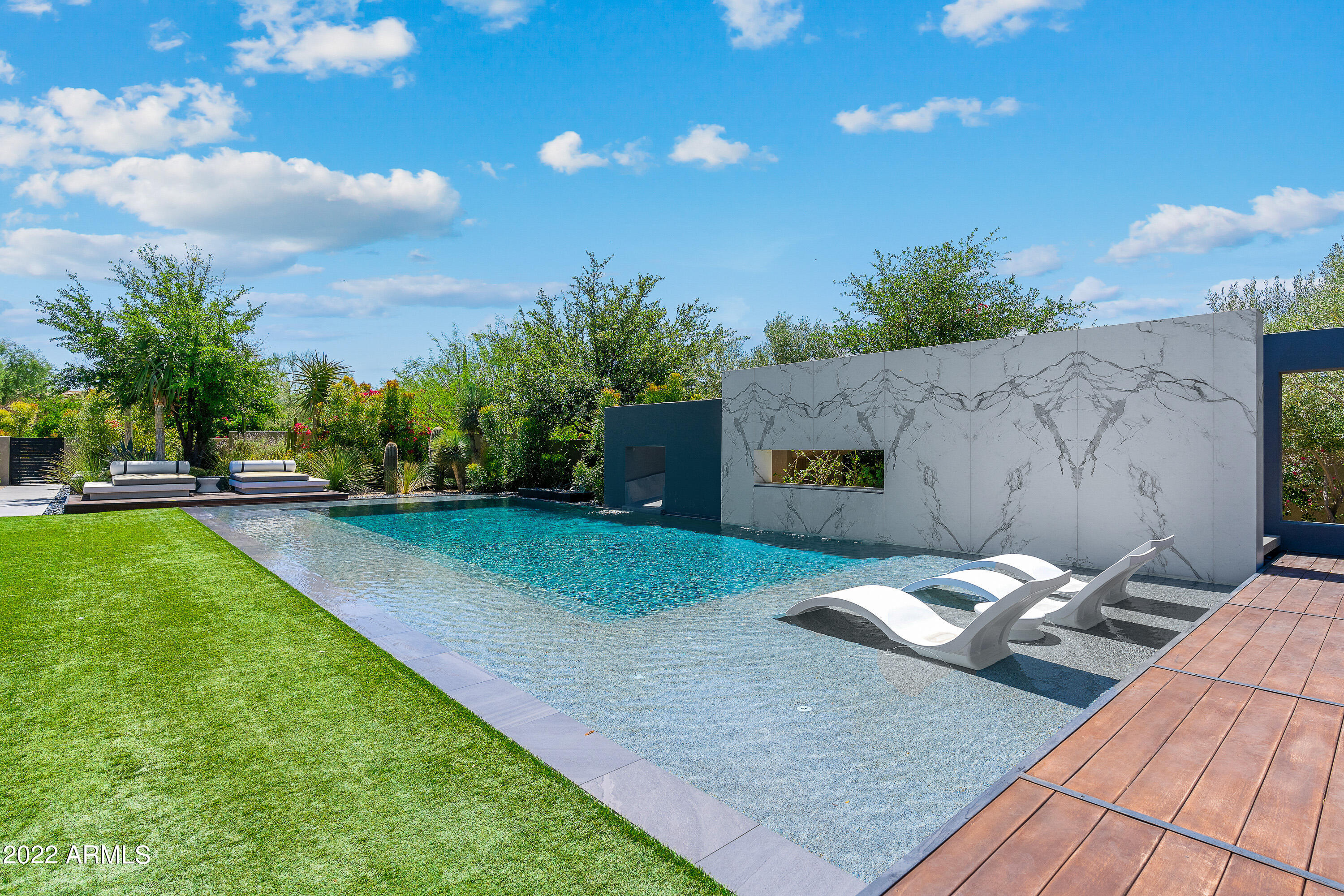 PINNACLE PEAK PLACE - Residential