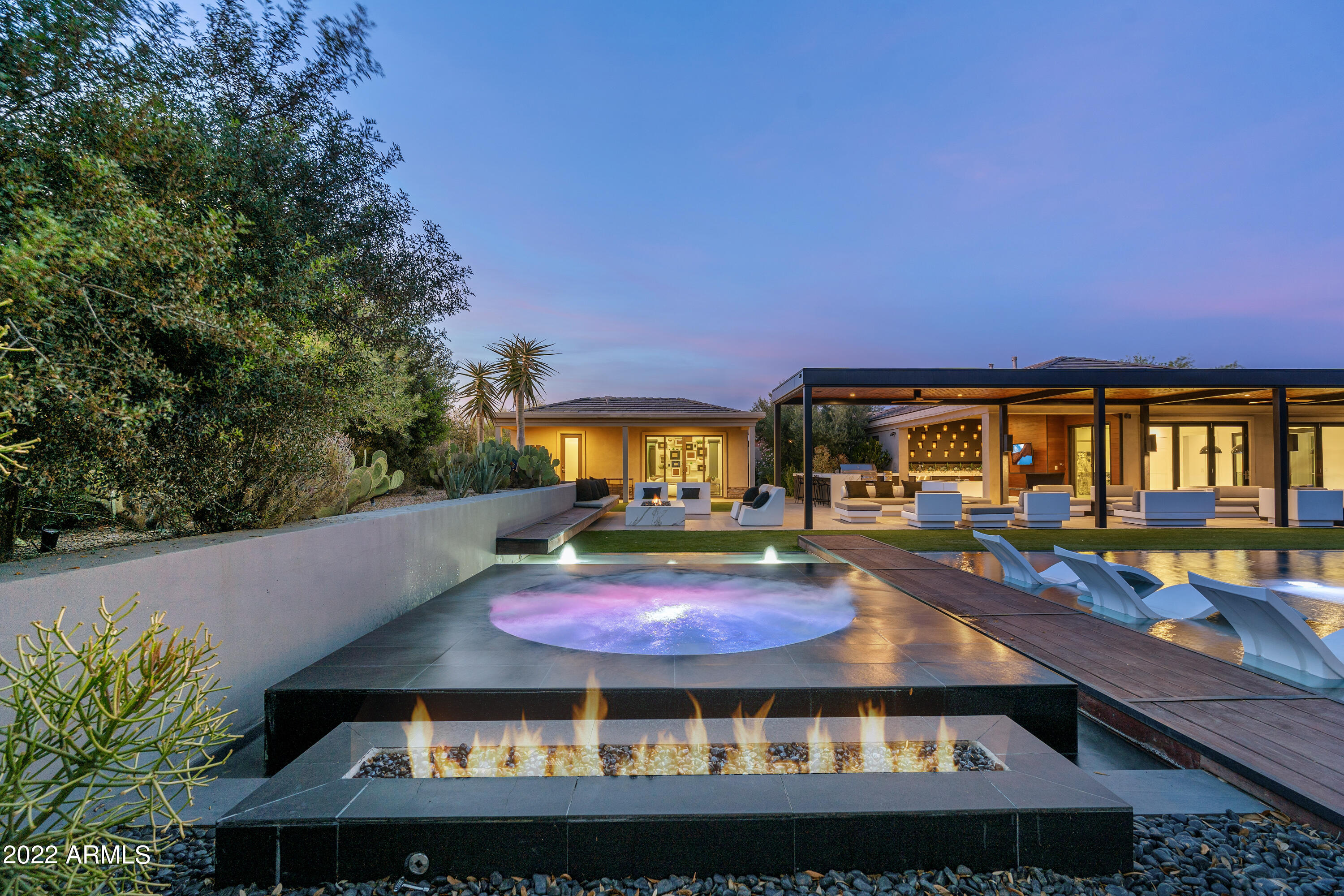 PINNACLE PEAK PLACE - Residential