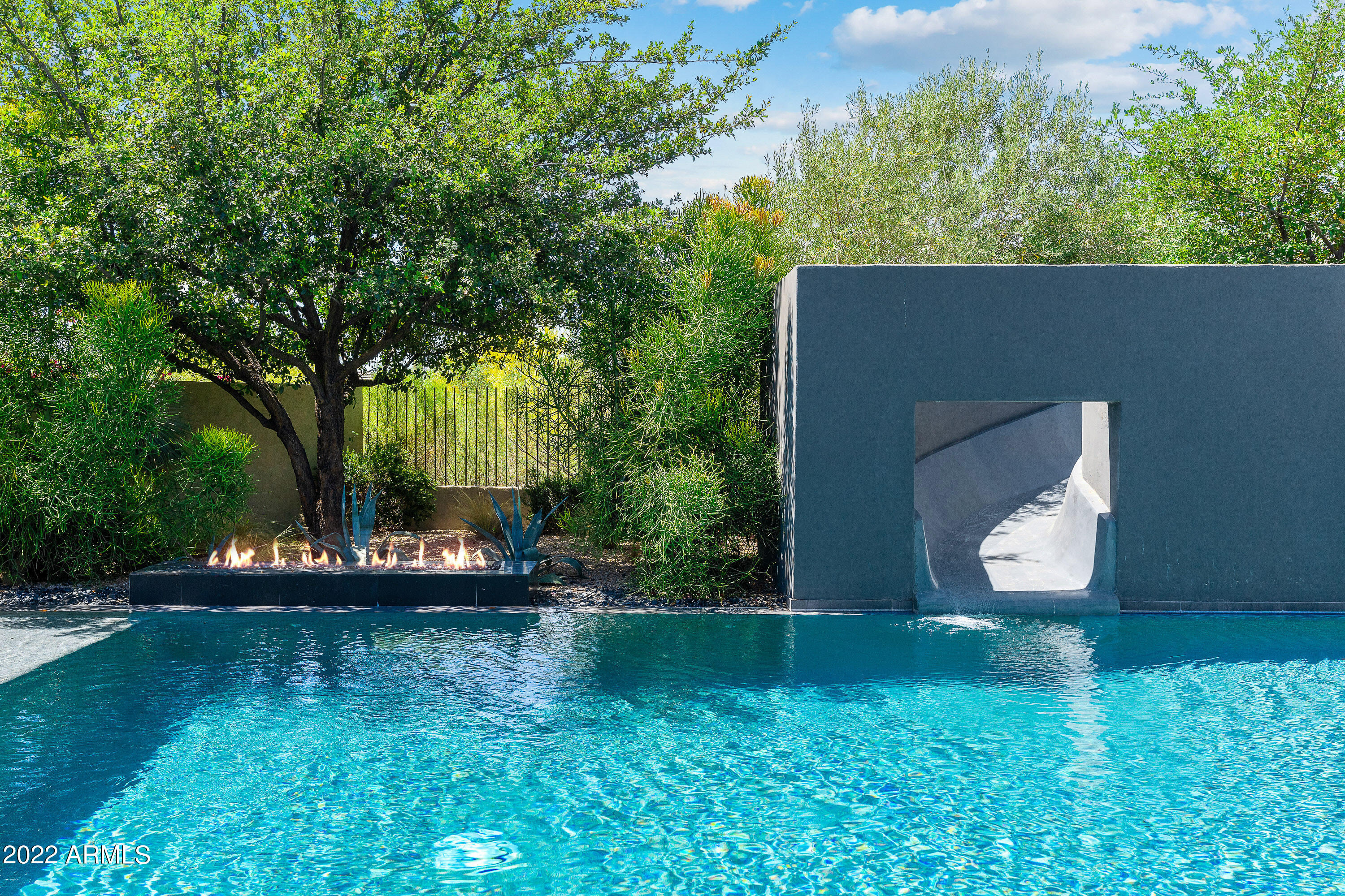 PINNACLE PEAK PLACE - Residential