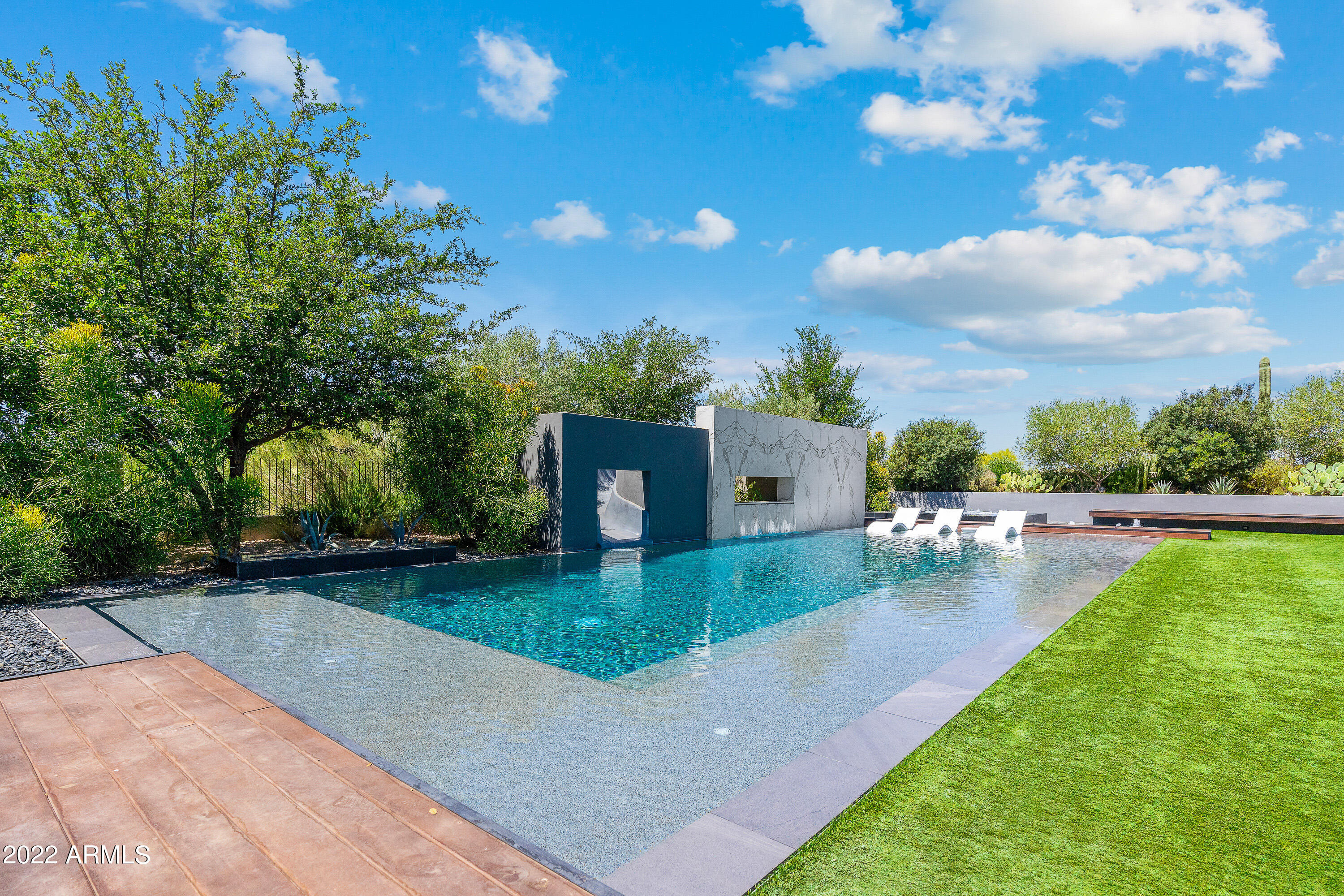 PINNACLE PEAK PLACE - Residential