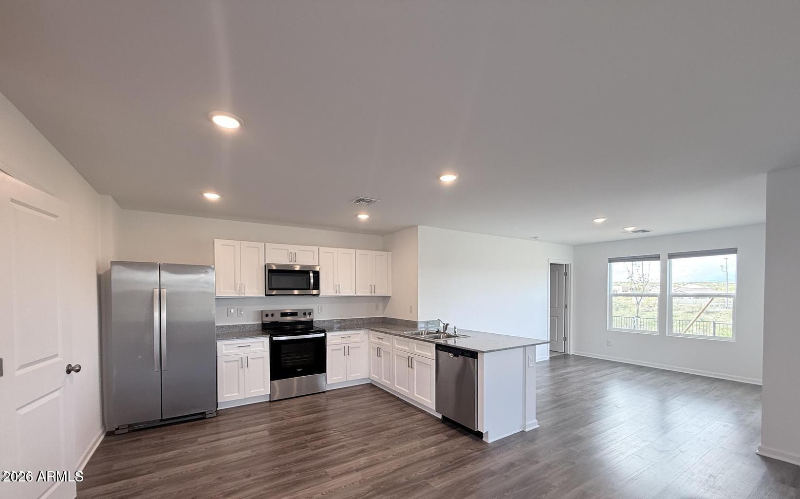 WICKENBURG COUNTRY CLUB ESTATES - Residential